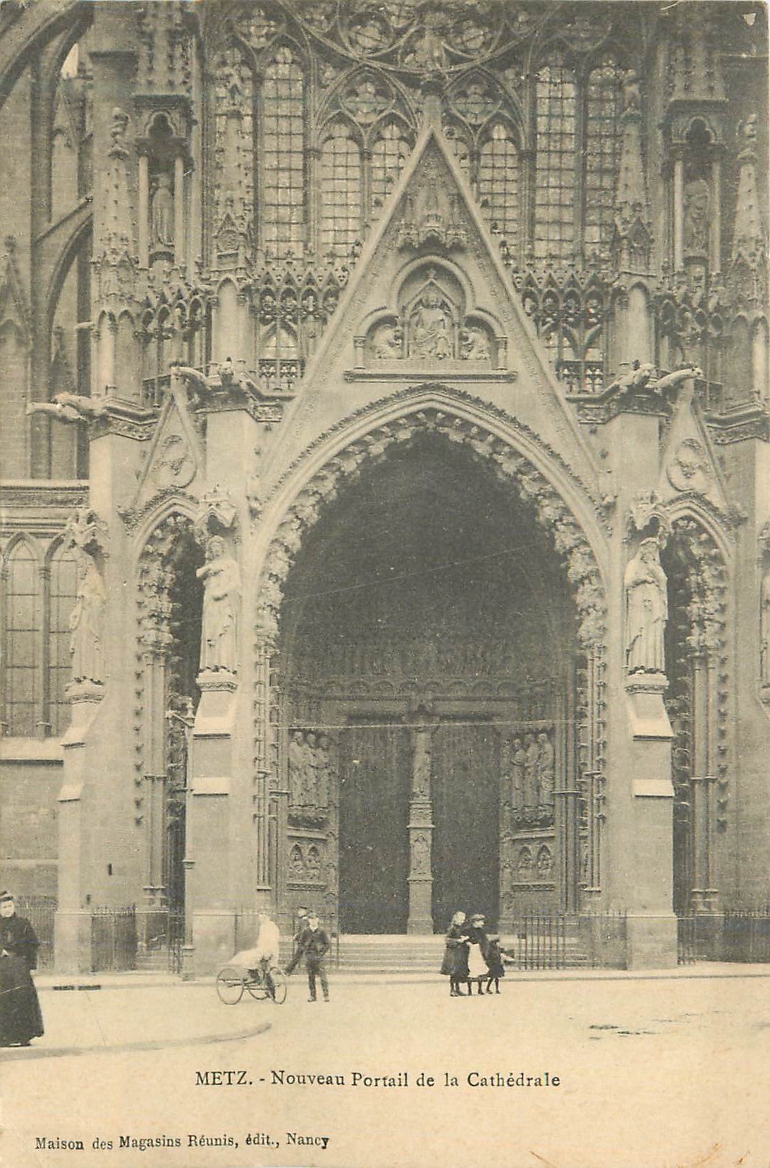 CPA Metz Nouveau Portail de la Cathedrale