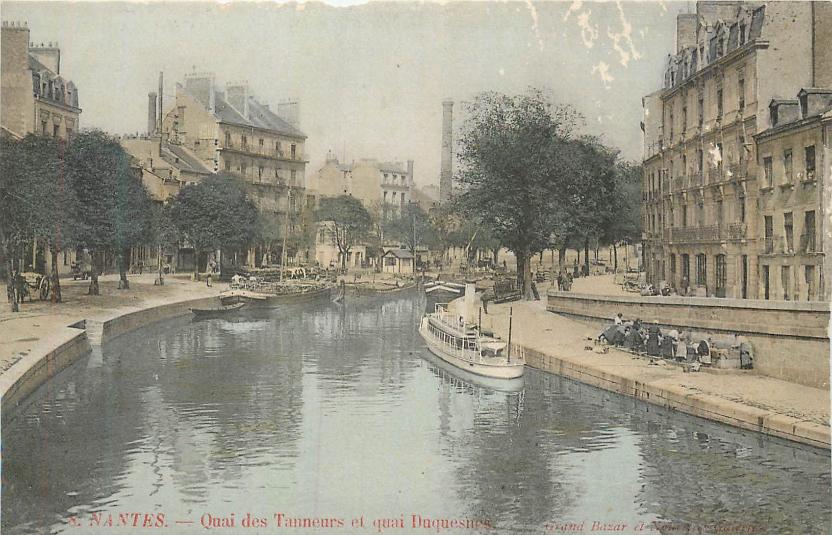 CPA Nantes Quai des Tanneurs et quai Duquesnes Bateau