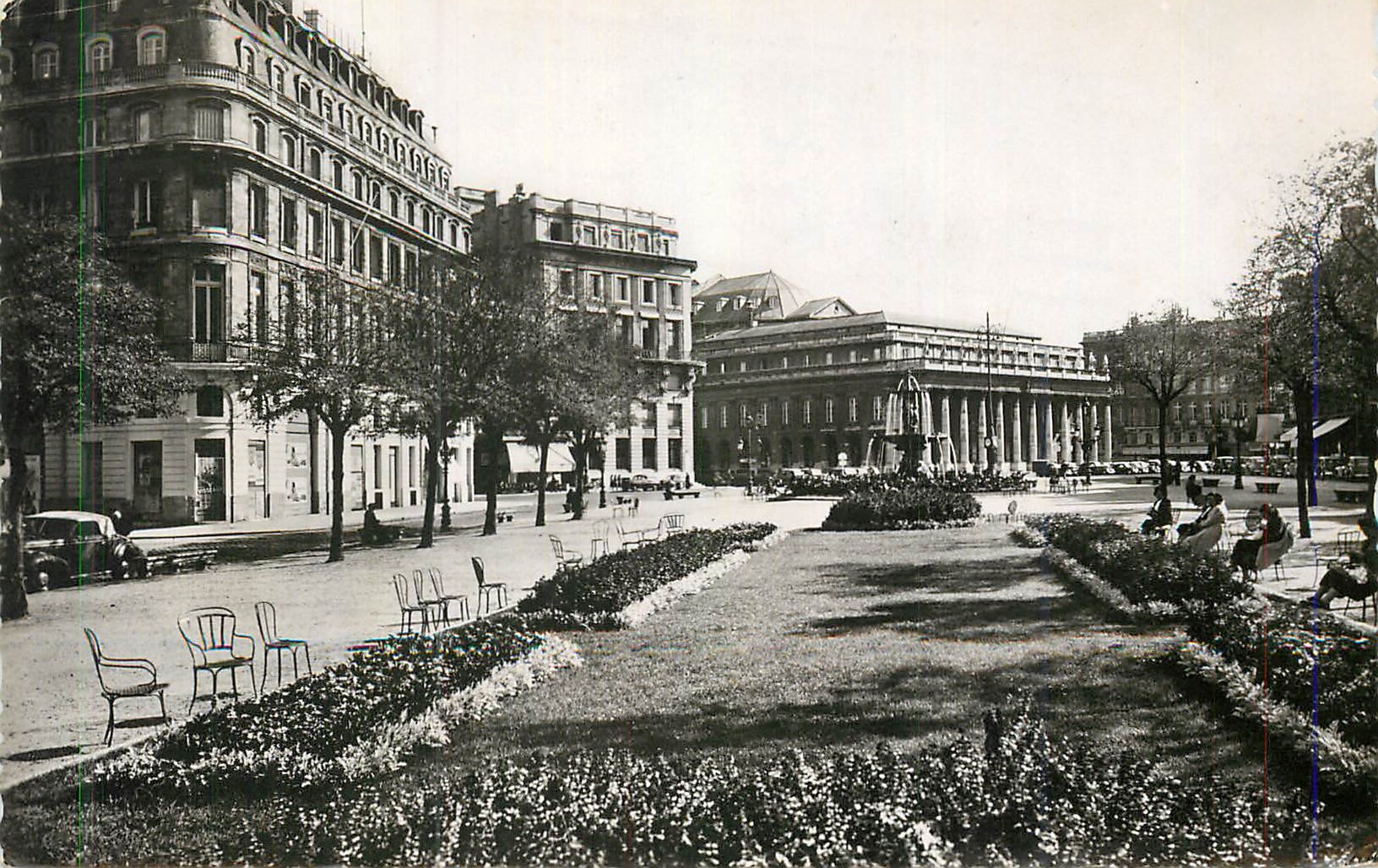 Place de la Bourse — Paris — vue avec fontaine et bâtiments — éditeur non visible