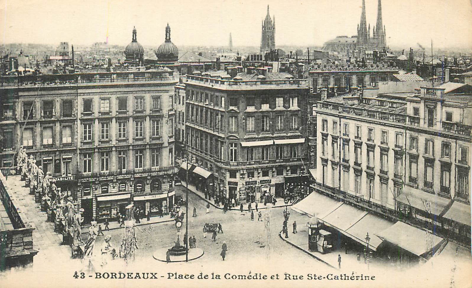 CPA Bordeaux Place de la Comedie et Rue Ste Catherine