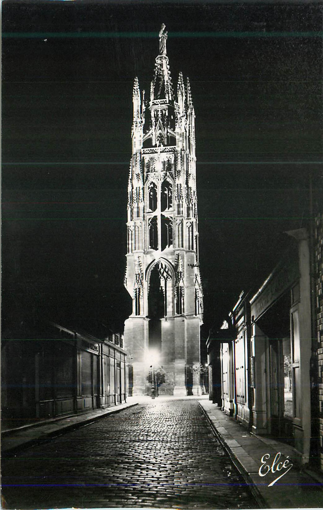Tour de l'Église Saint-Pierre — nuit — Elcé