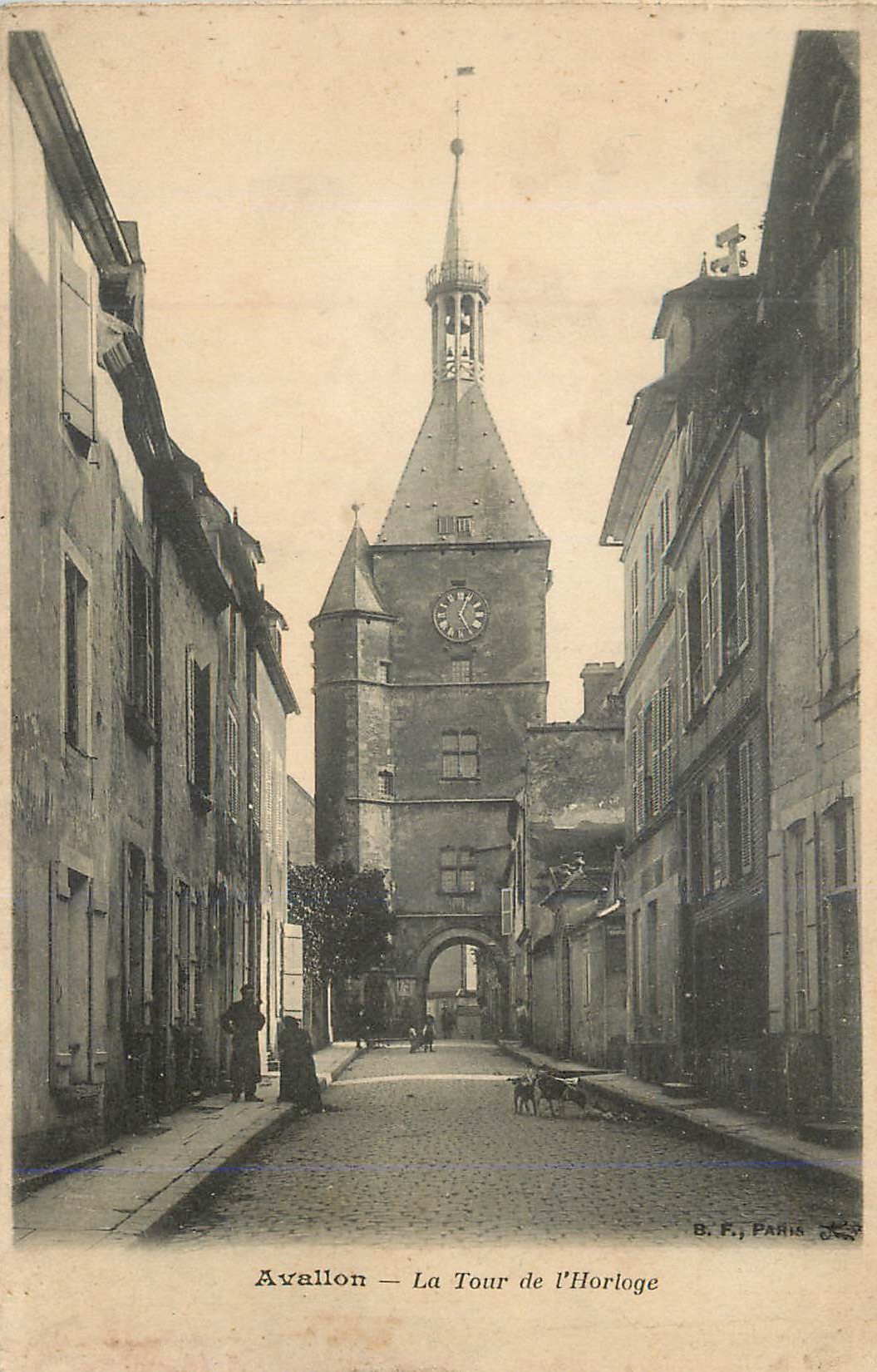 CPA Avallon La Tour de l'Horloge