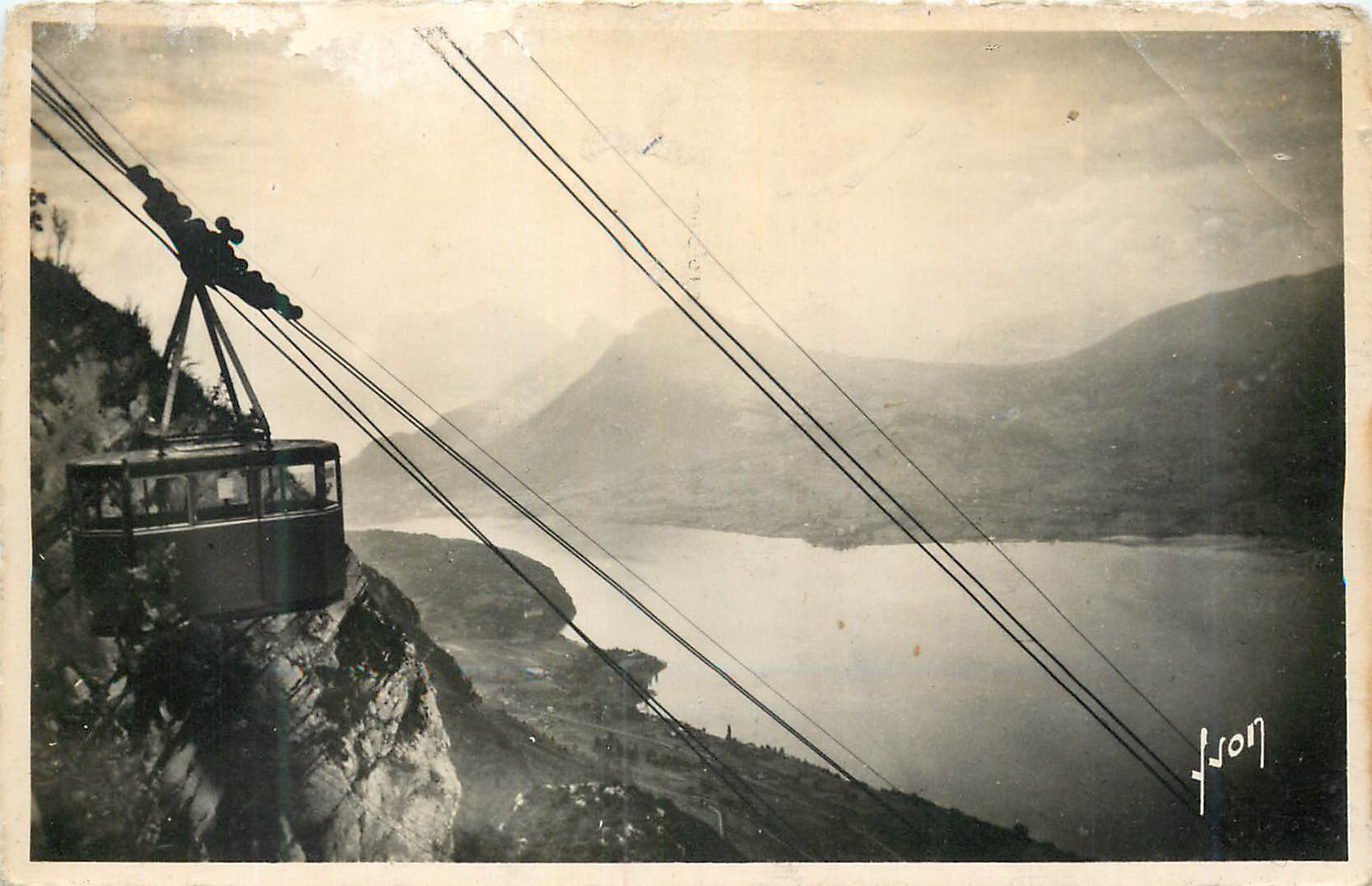 CPM Annecy (Hte Savoie) Teleferique de Veyrier du Lac Vue sur le Lac et le Massif des Bauges