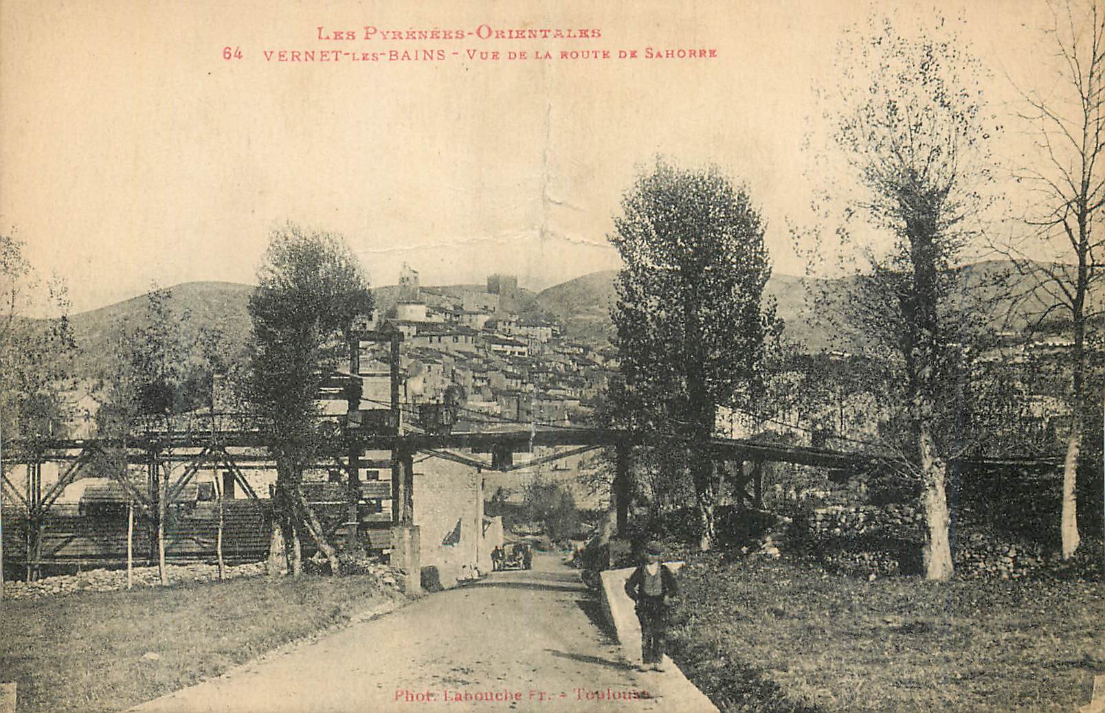 CPA Vernet les Bains Les Pyrenees Orientales Vue de la Route de Sahorre