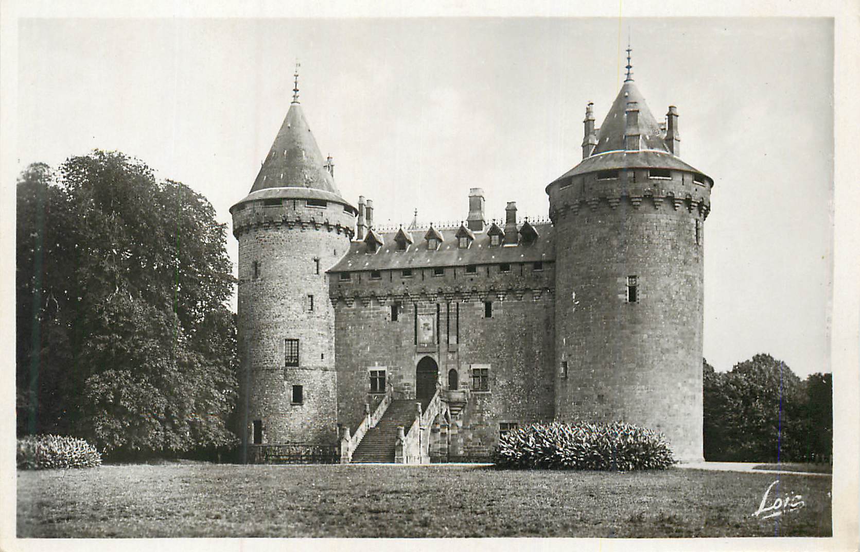 Château de Loiré — vue d'ensemble — éditeur Loiz, n° de série non visible