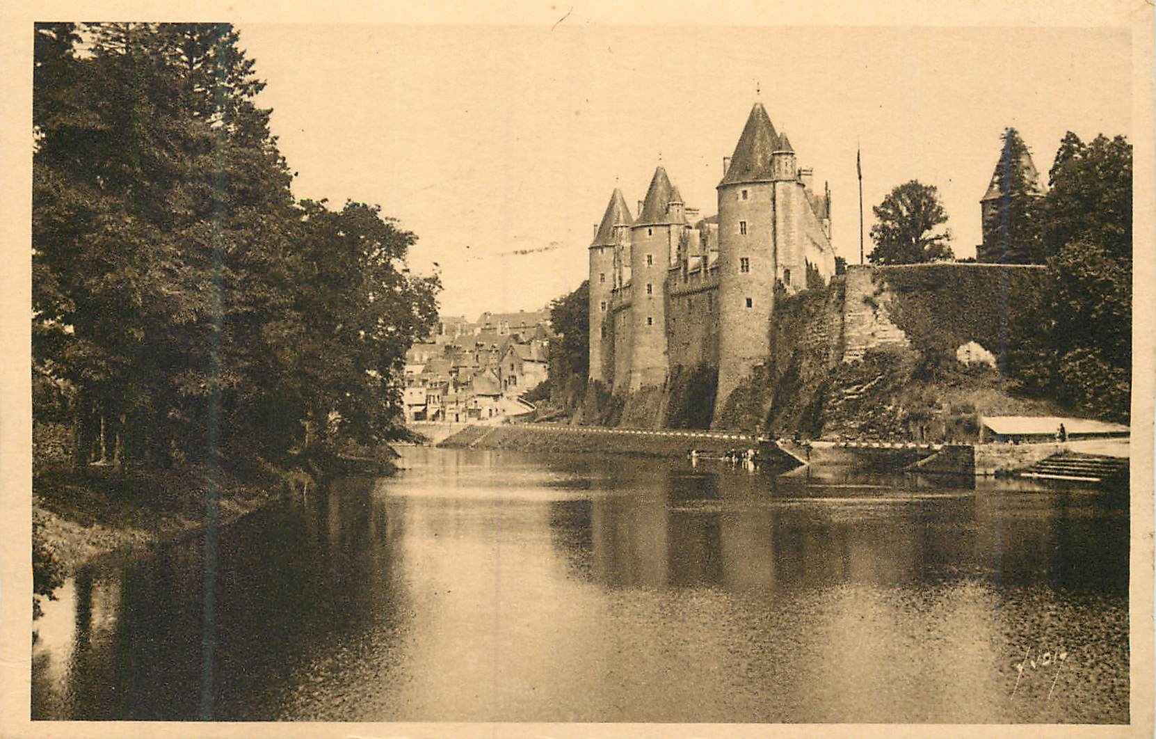 CPA Josselin (Morbihan) Les Bords de l'Oust et le Chateau