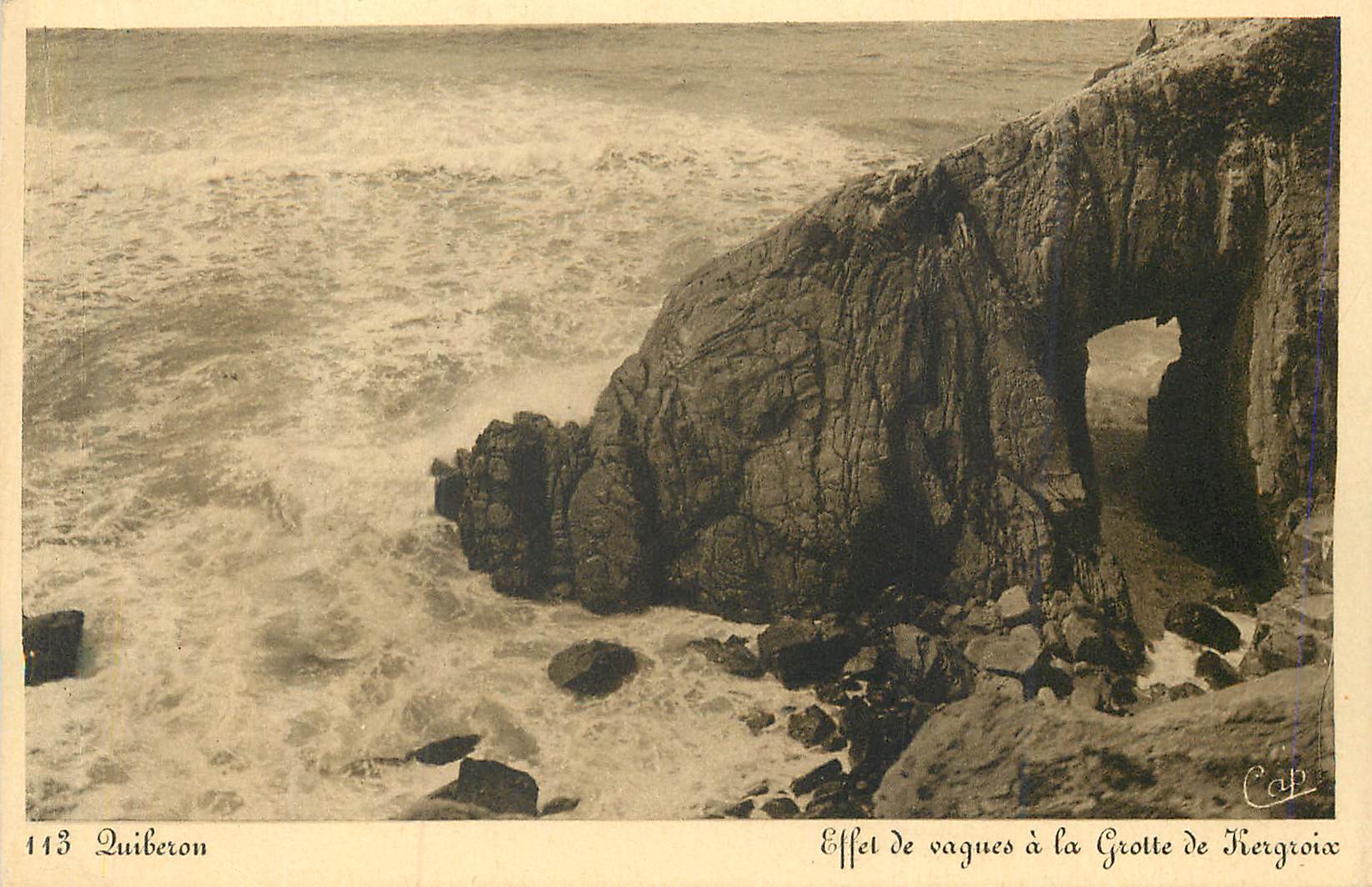 CPA Quiberon Effet de Vagues a la Grotte de Kergroix