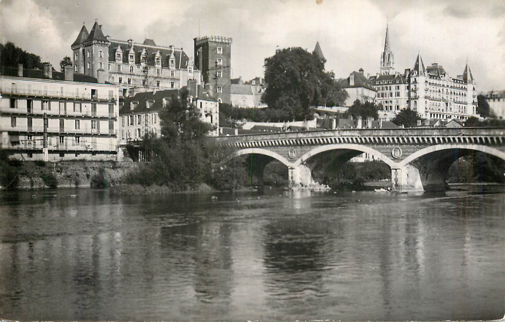 Vue de la ville de Limoges — pont sur la Vienne et château — éditeur non visible