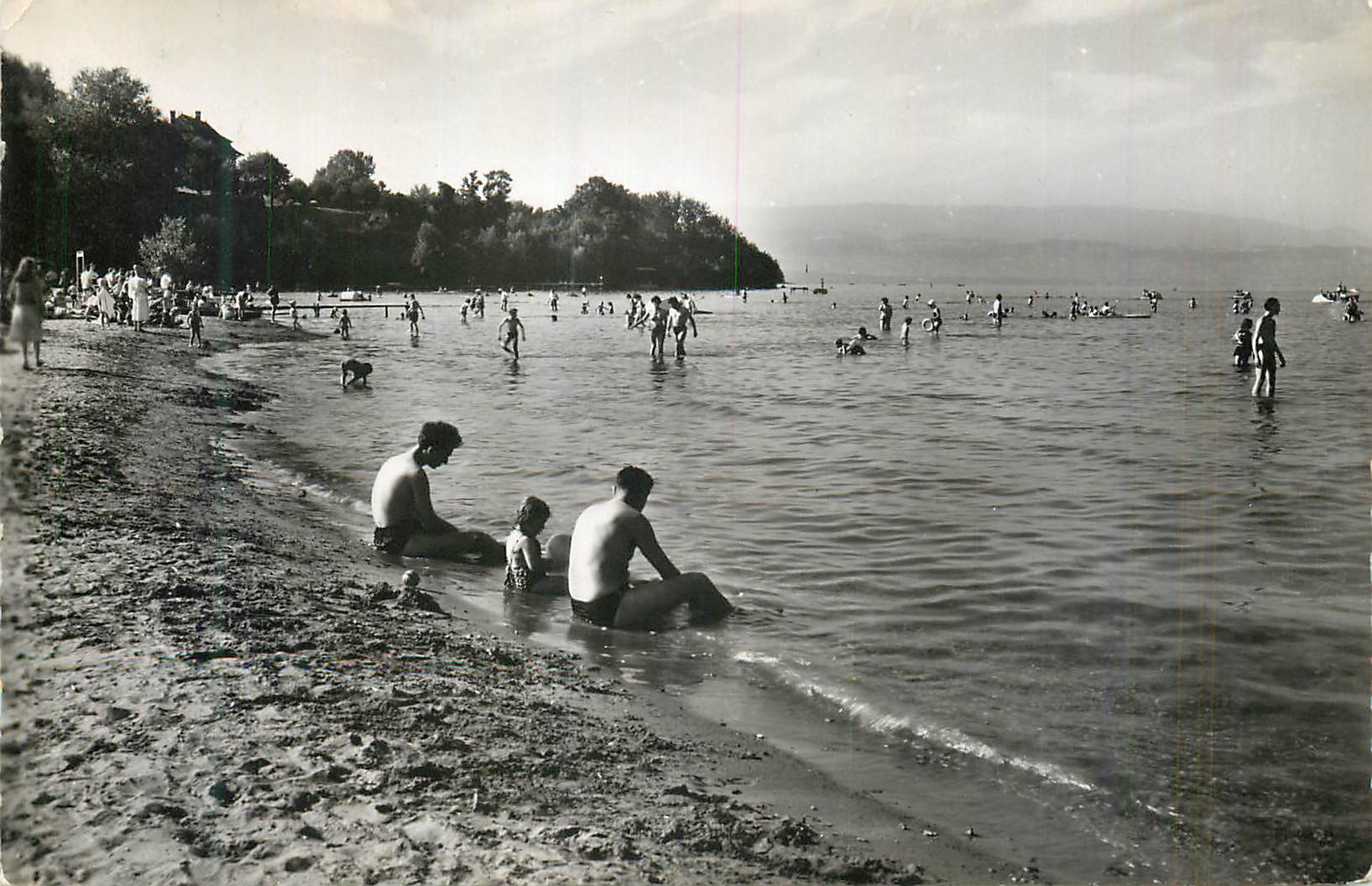Baignade au lac — plage animée — éditeur inconnu