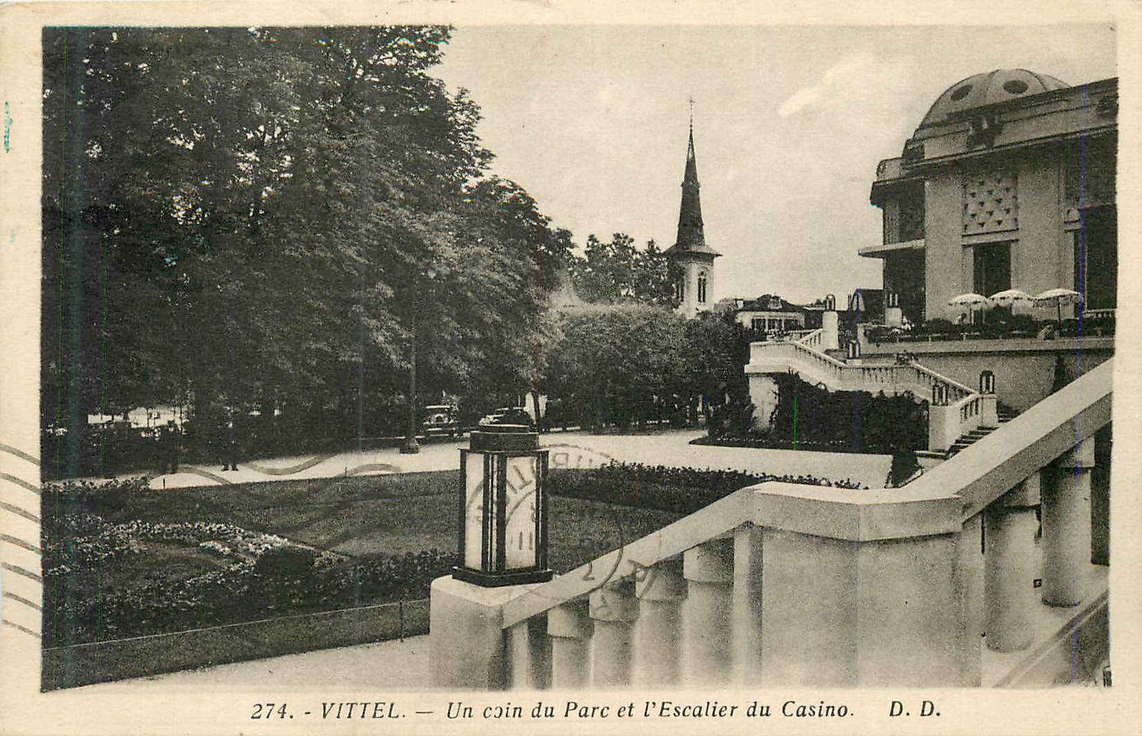 CPA Vittel un Coin du Parc et l'Escalier du Casino