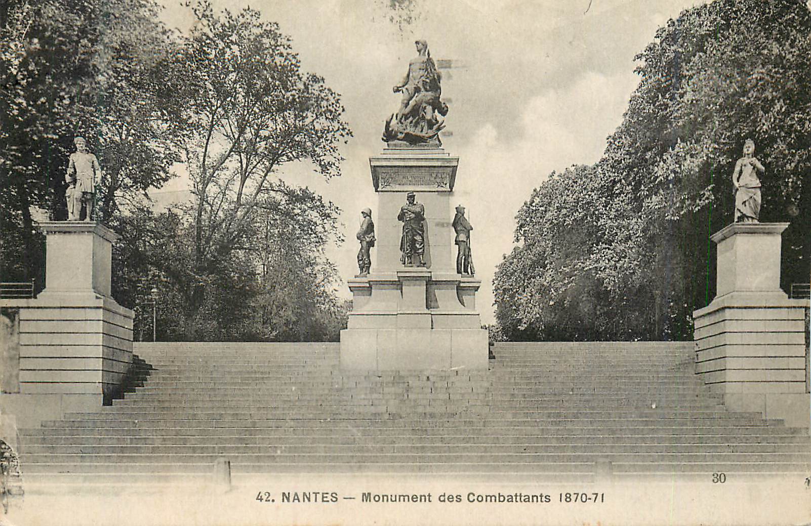 CPA Nantes Monument des Combattants 1870 1871 Militaria