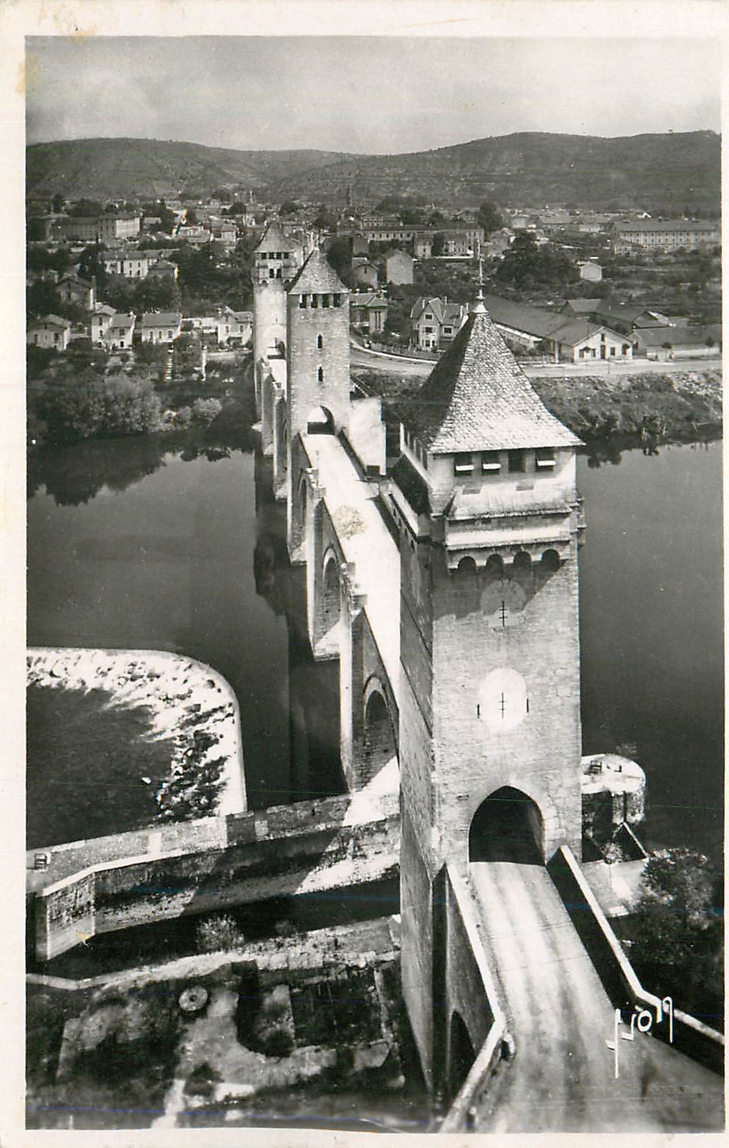 CPM Cahors (Lot) Le Pont Valentre (XIVe S) et le Lot