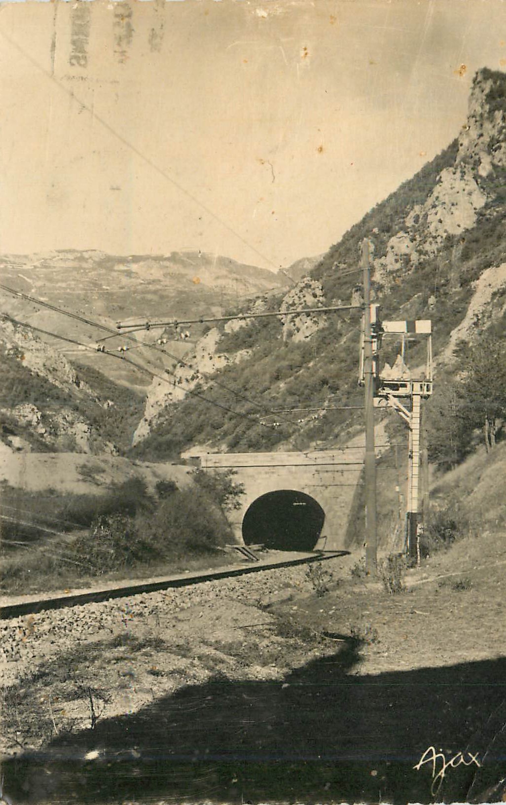 CPM Vievola (Alpes Maritimes) Le Tunnel