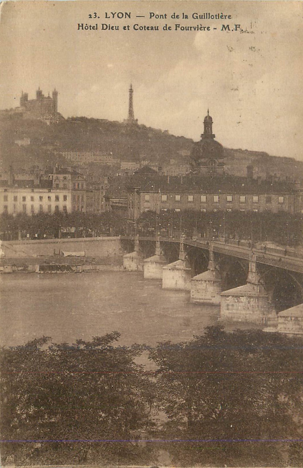 CPA Lyon Pont de la Guillotiere Hotel Dieu et Coteau de Fourviere