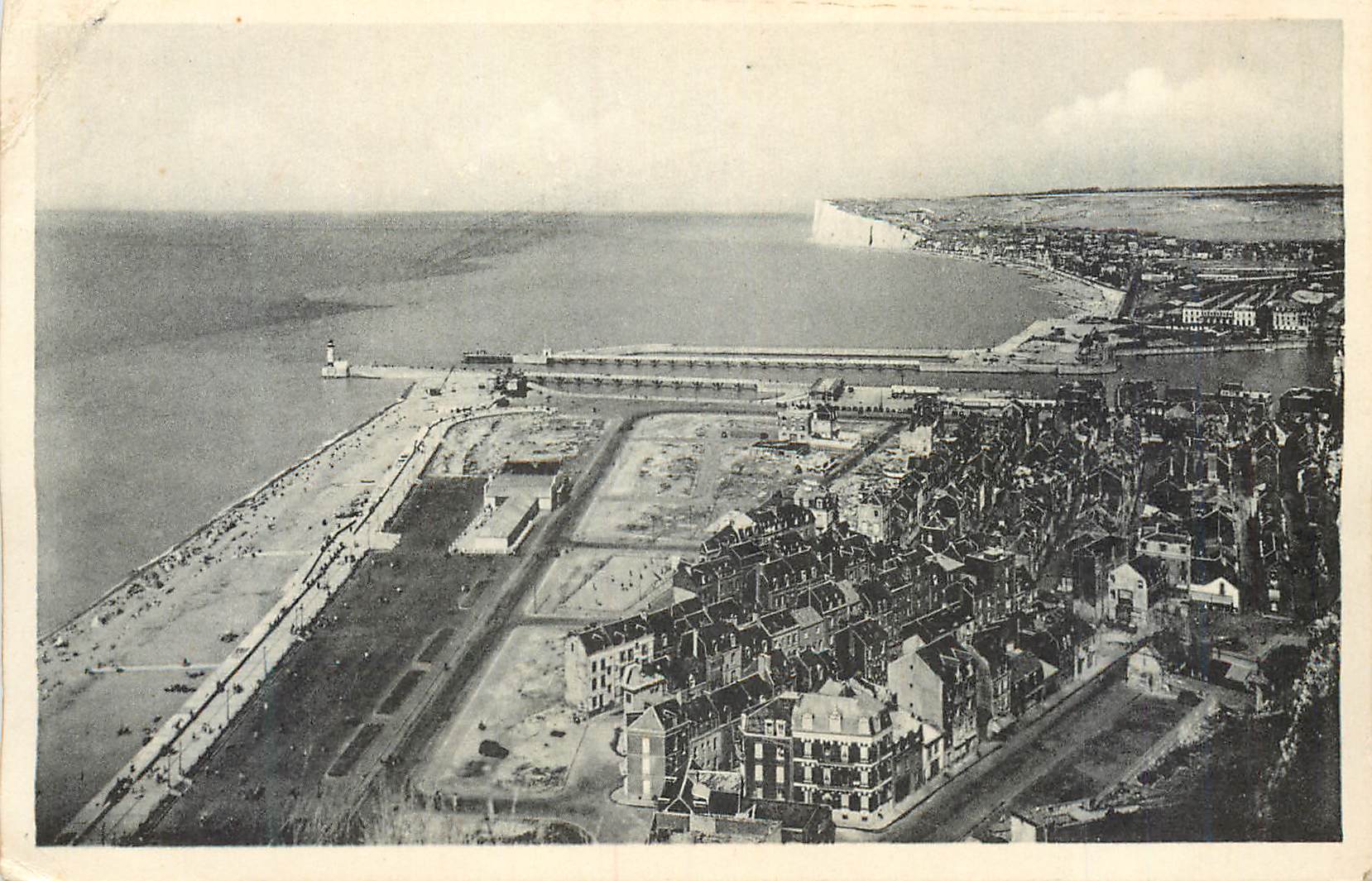 CPA Le Treport Mers Vue panoramique des deux Plages