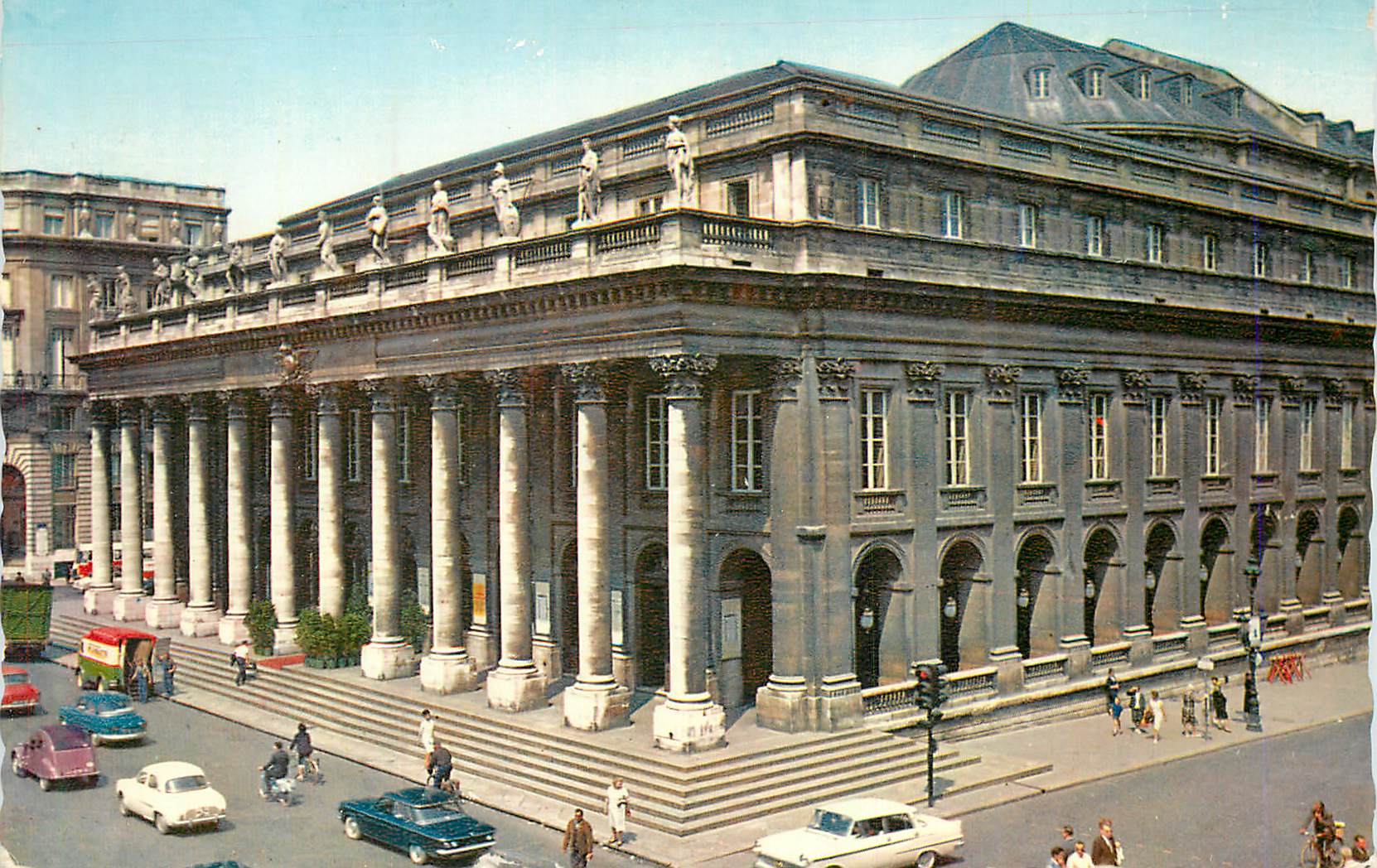 CPM Bordeaux Le Grand Theate Chef d'Oeuvre de Victor Louis Construit au XVIIIe Siecle