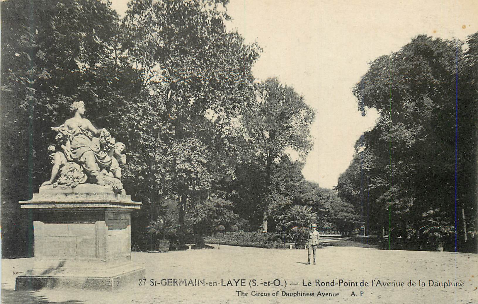 St-GERMAIN-en-LAYE (S.-et-O.) — Le Rond-Point de l’Avenue de la Dauphine — A.P.