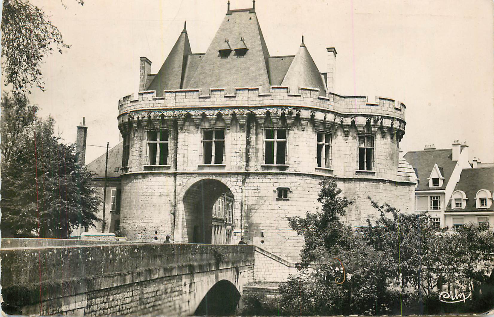 Stadttor von Château-Gaillard — Ansicht mit Brücke — Verlag 'C. L. M.'
