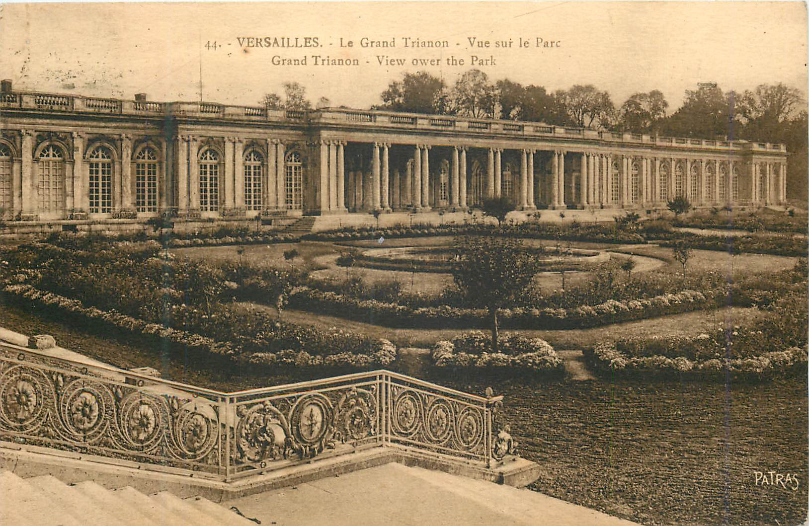 CPA Versailles Le Grand Trianon Vue sur le Parc