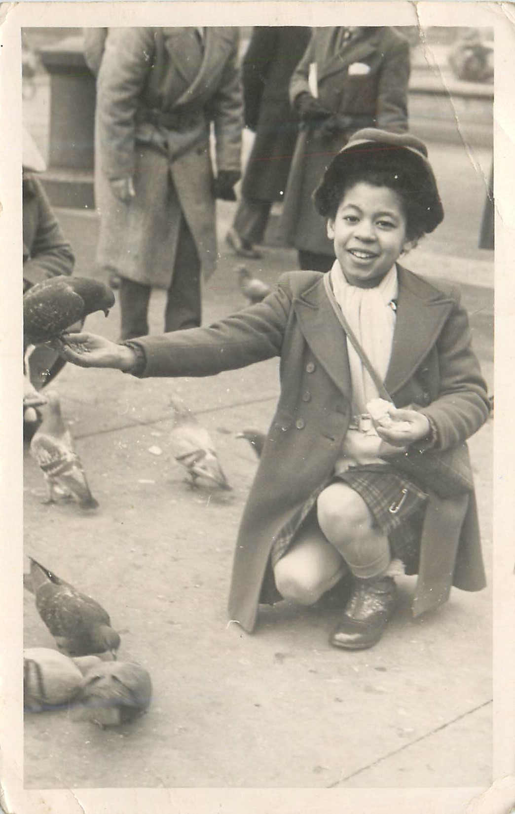 Photo festival Berlioz 1953 Enfant Pigeons