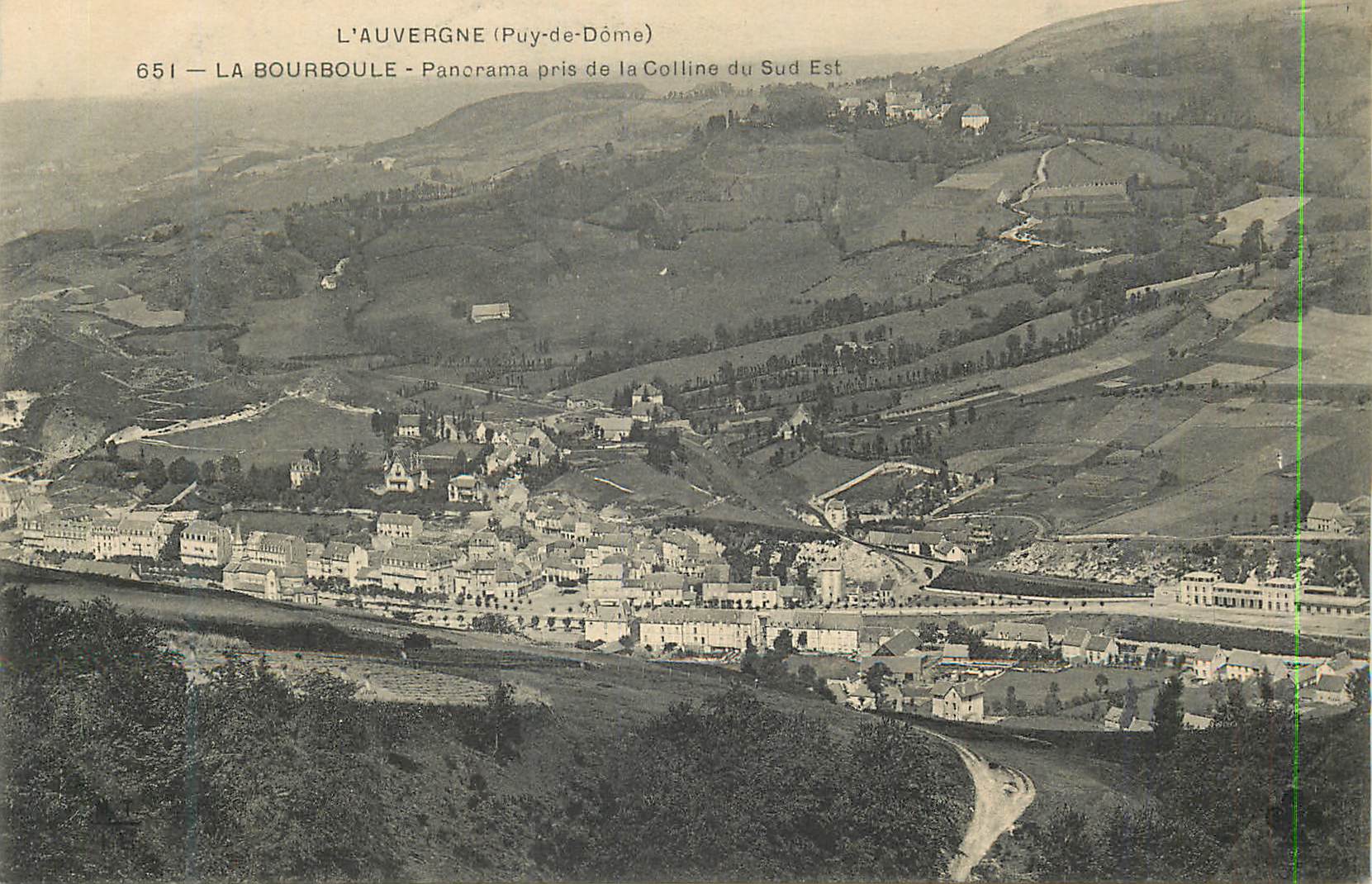CPA La Bourboule L'Auvergne (Puy de Dome) Panorama prise de la Colline du Sud Est