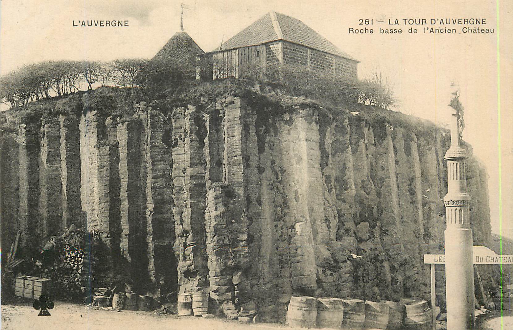CPA La Tour d'Auvergne Roche Basse de l'Ancien Chateau