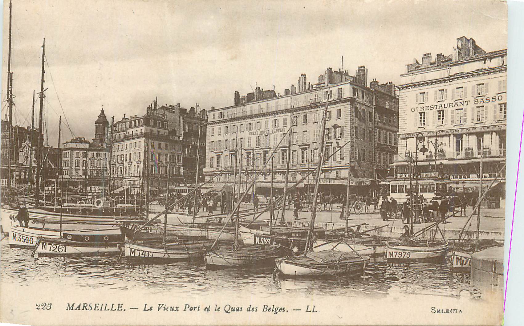CPA Marseille Le Vieux Port et le Quai des Belges Bateaux