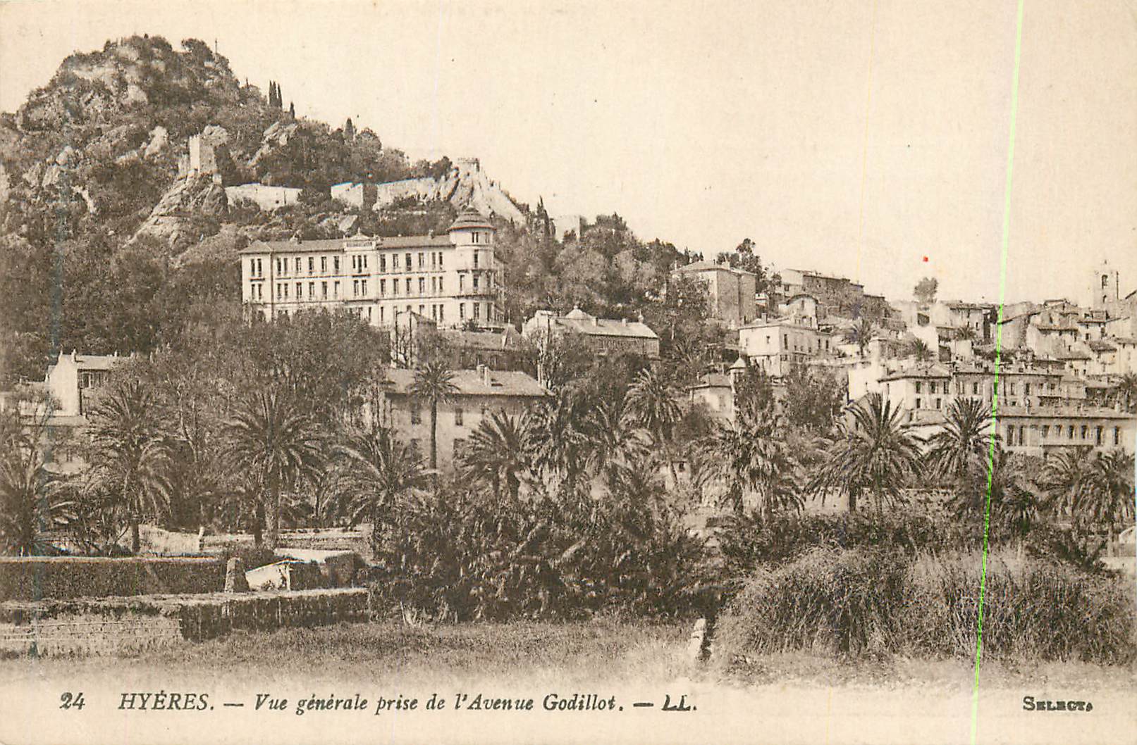 Hyères — Vue générale prise de l'Avenue Godillot — LL.