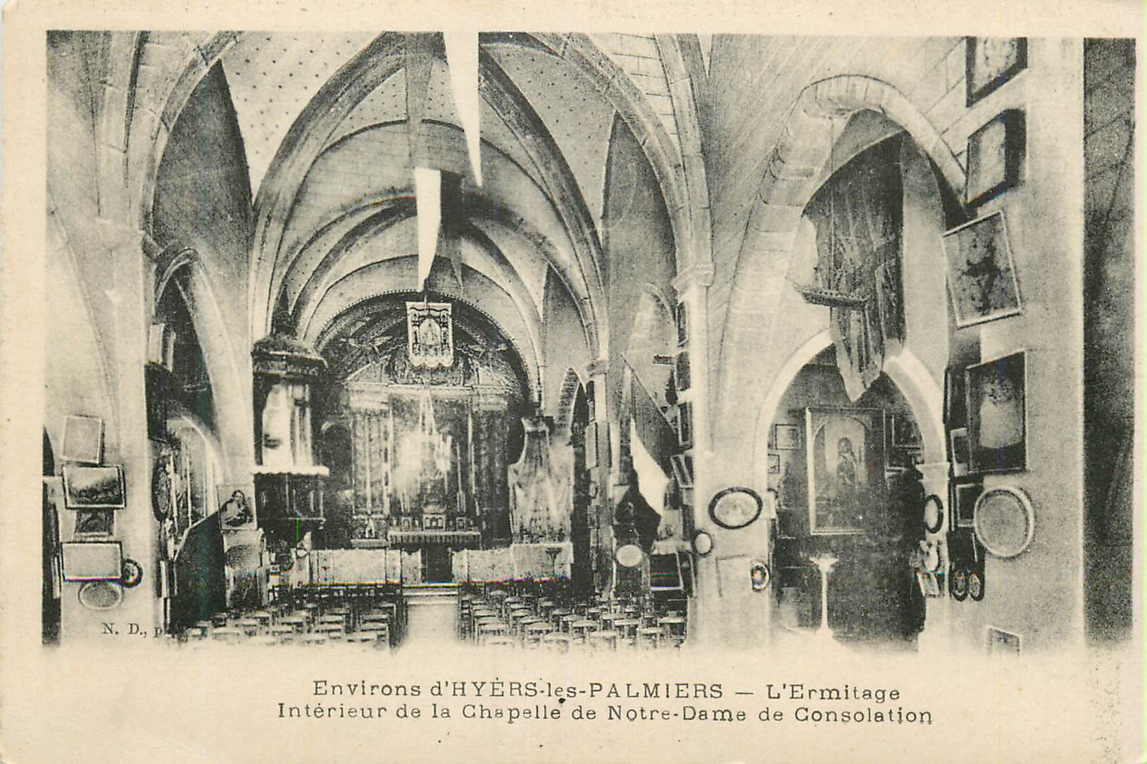 Environs d'HYÈRS-les-PALMIERS — L'Ermitage — Intérieur de la Chapelle de Notre-Dame de Consolation