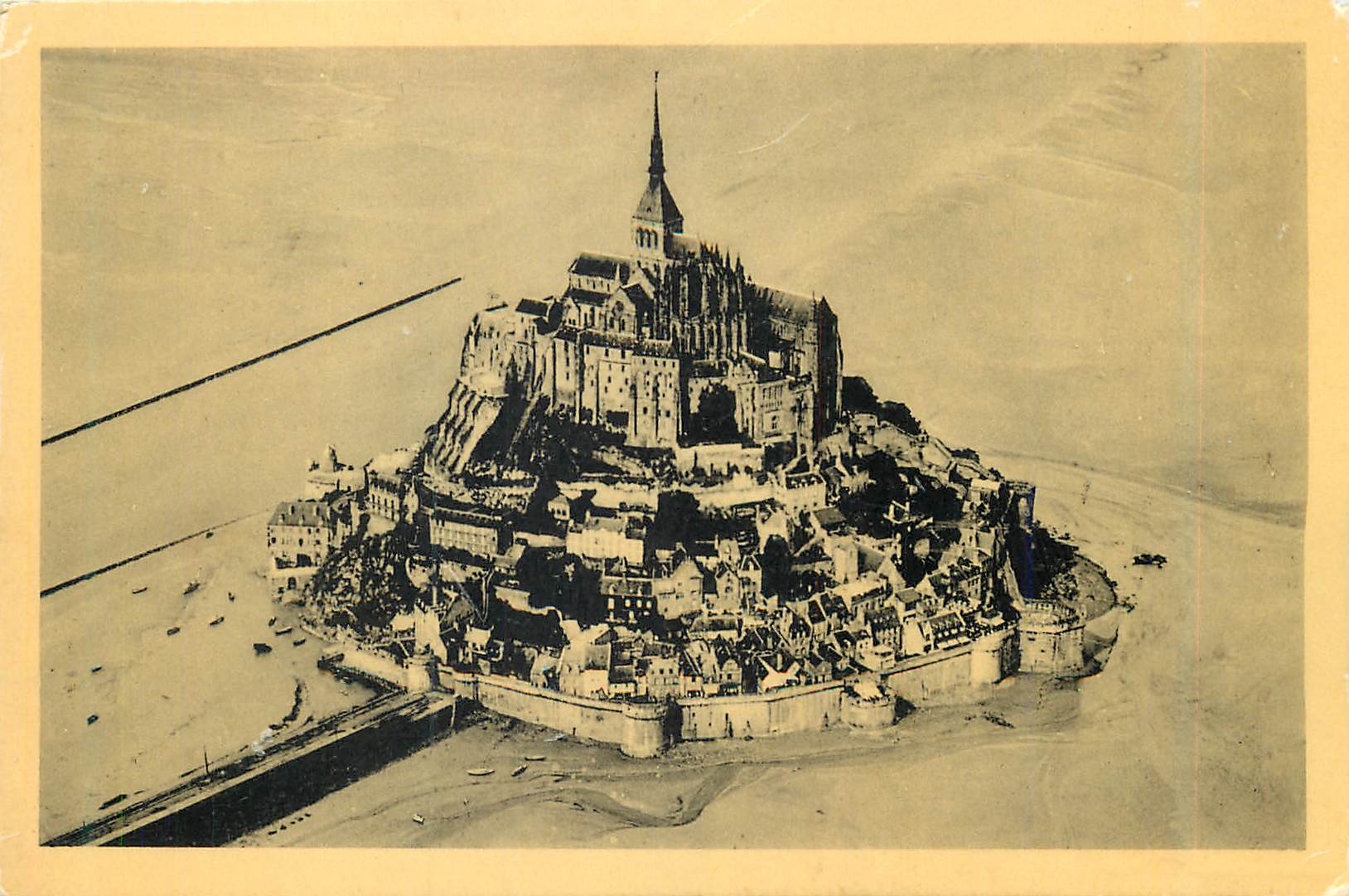 CPA Le Mont Saint Michel Vue prise en Avion (Cliche Cie Aerienne Francaise)