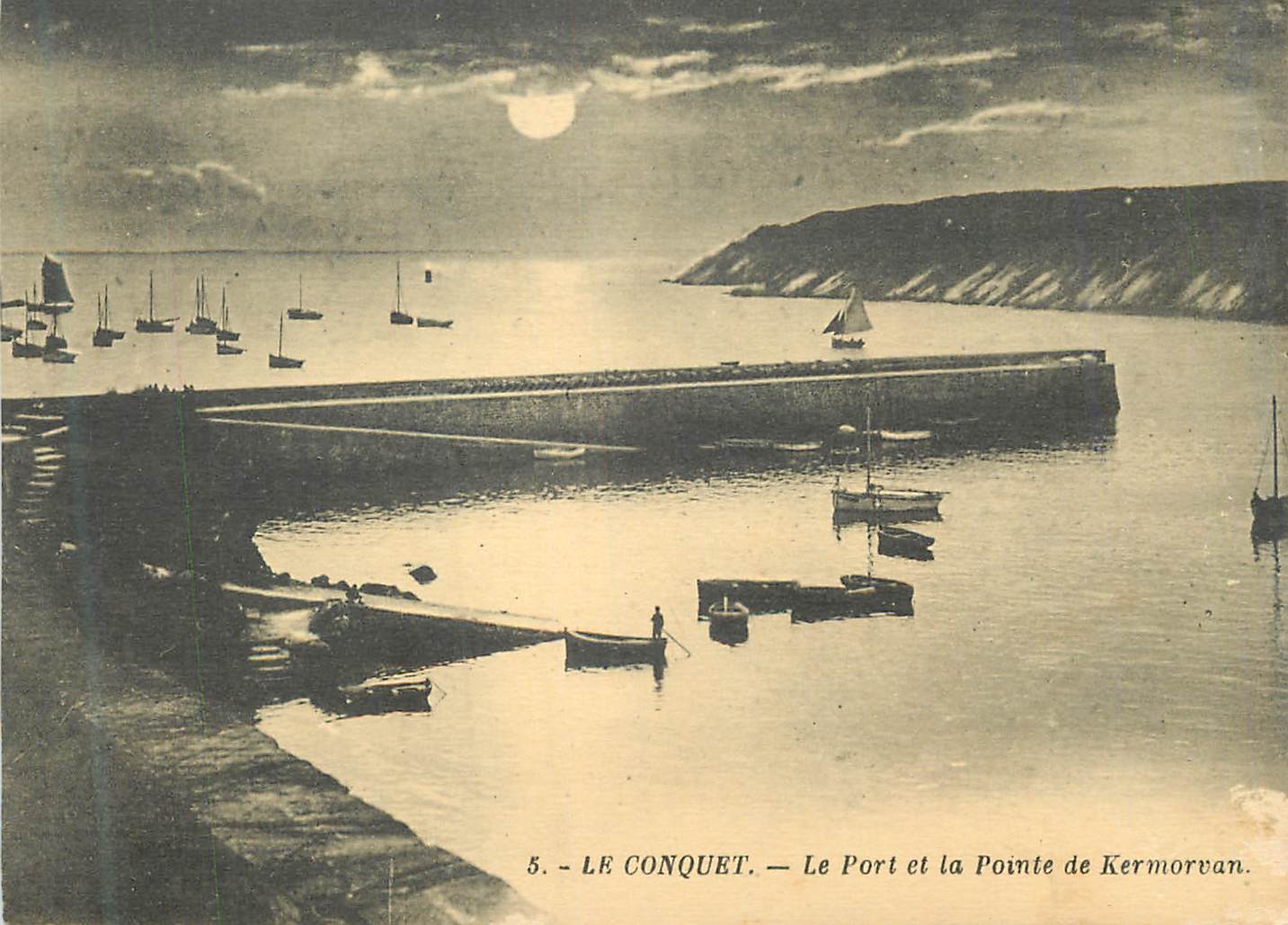 CPA Le Conquet Le Port et la Pointe de Kermorvan