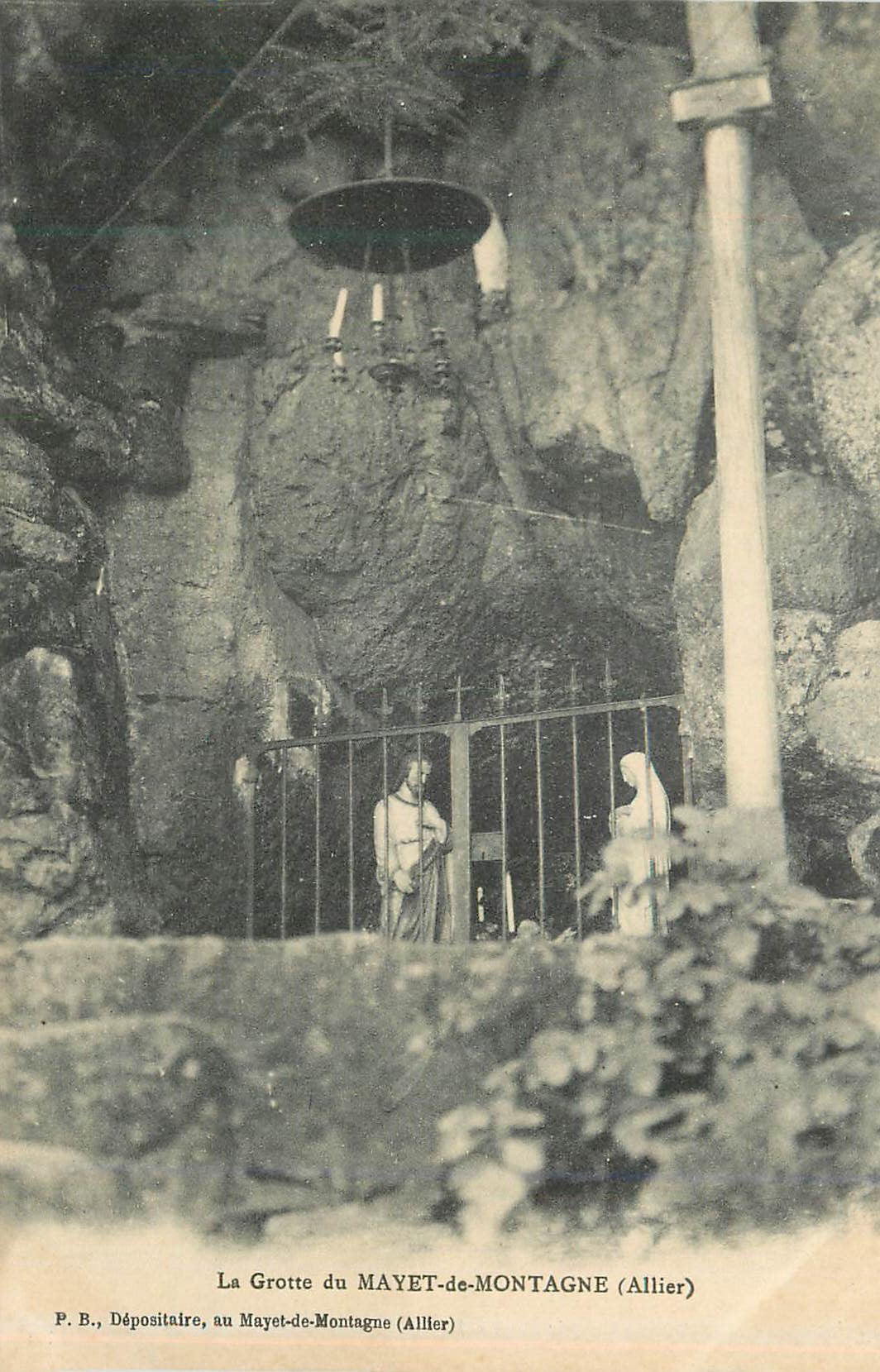 CPA La Grotte du Mayet de Montagne (Allier)