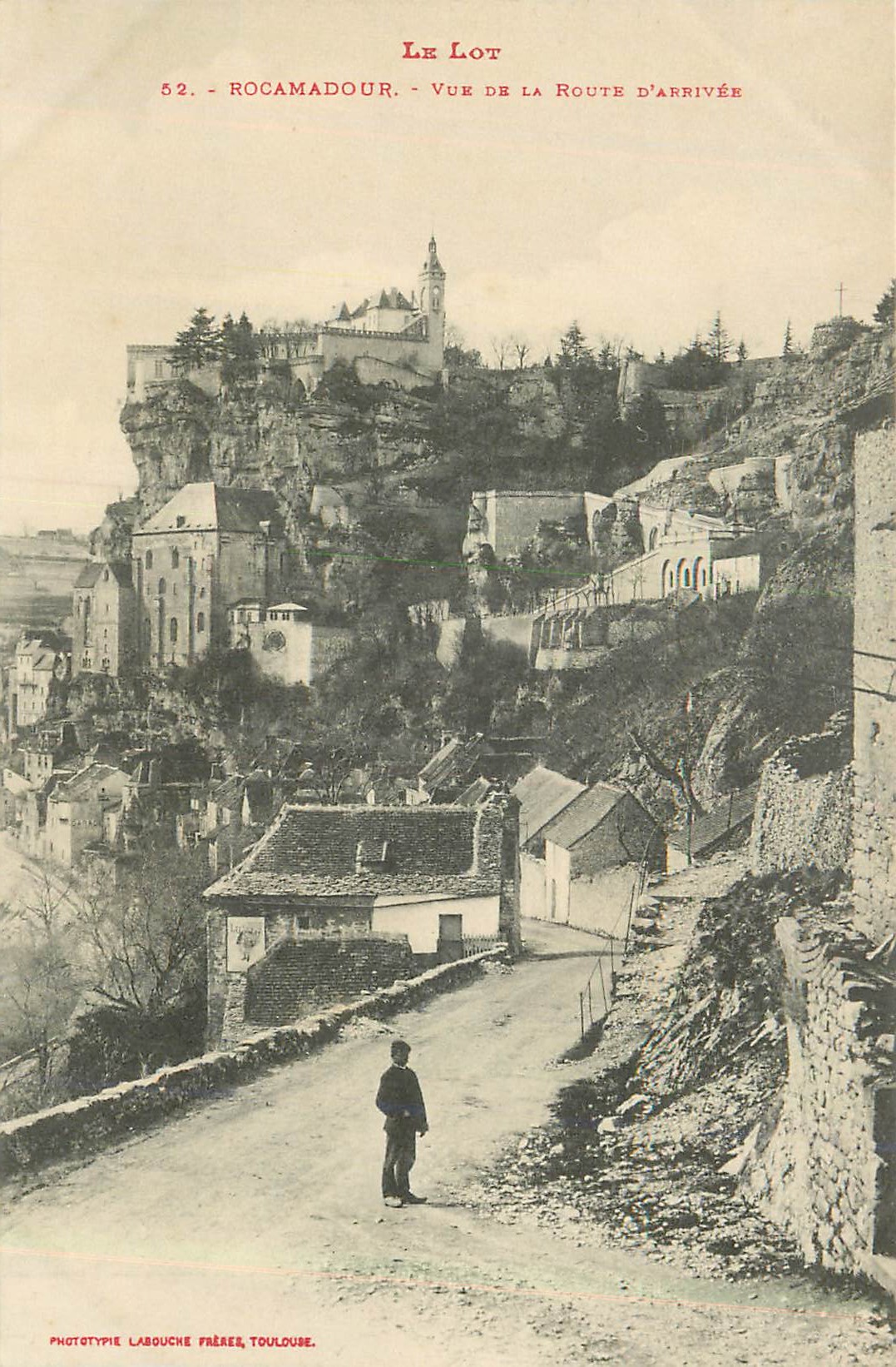 CPA Rocamadour Le Lot Vue de la Route d'Arrivee