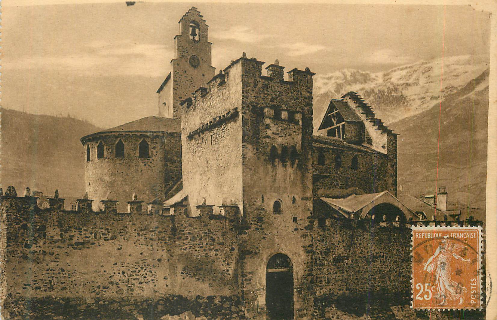 CPA Luz Saint Sauveur Les Pyrenees Les Beaux Paysages de France Eglise des Templiers