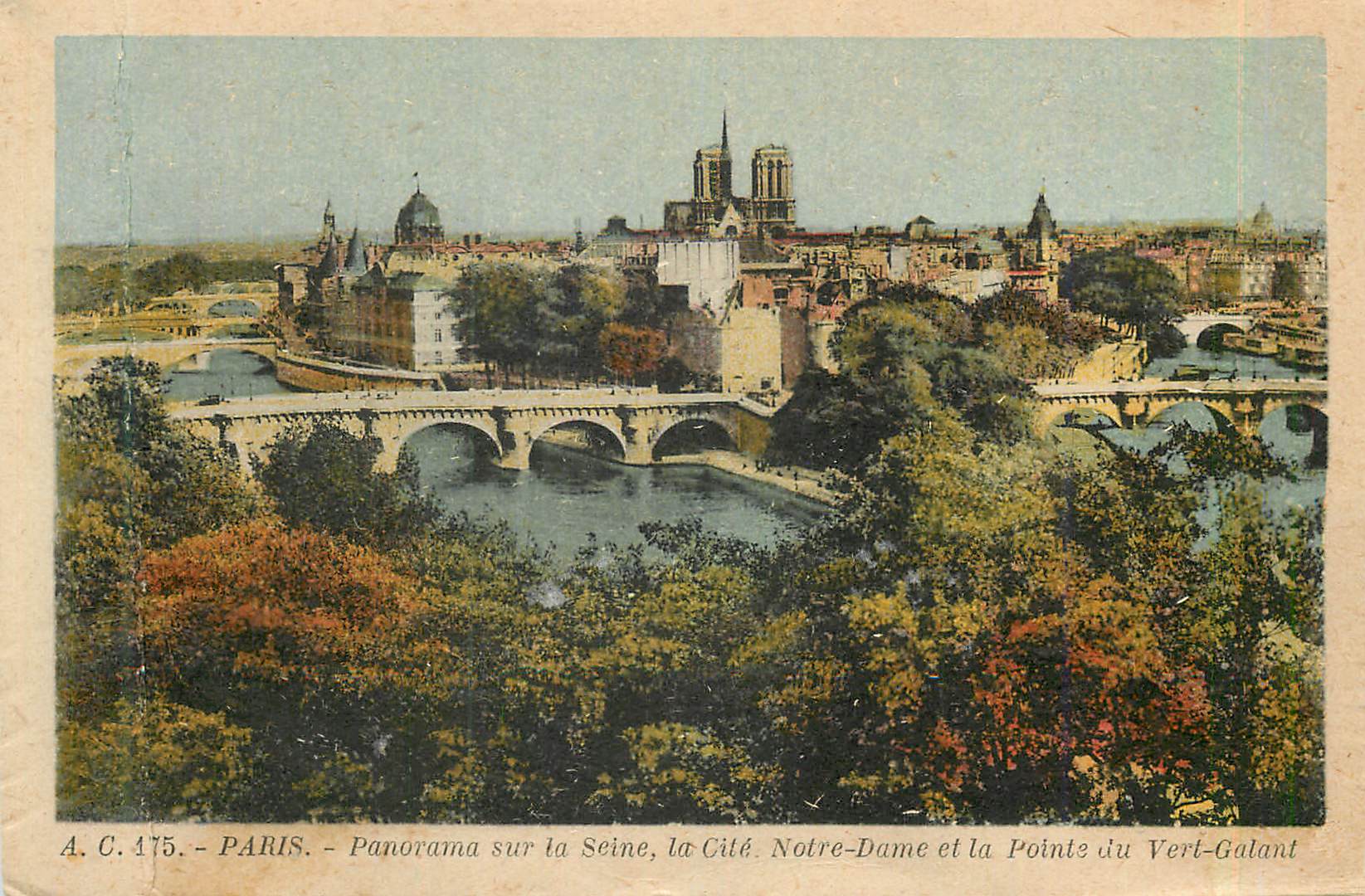 CPA Paris Panorama sur la Seine La Cite Notre Dame et la Pointe du Vert Galant