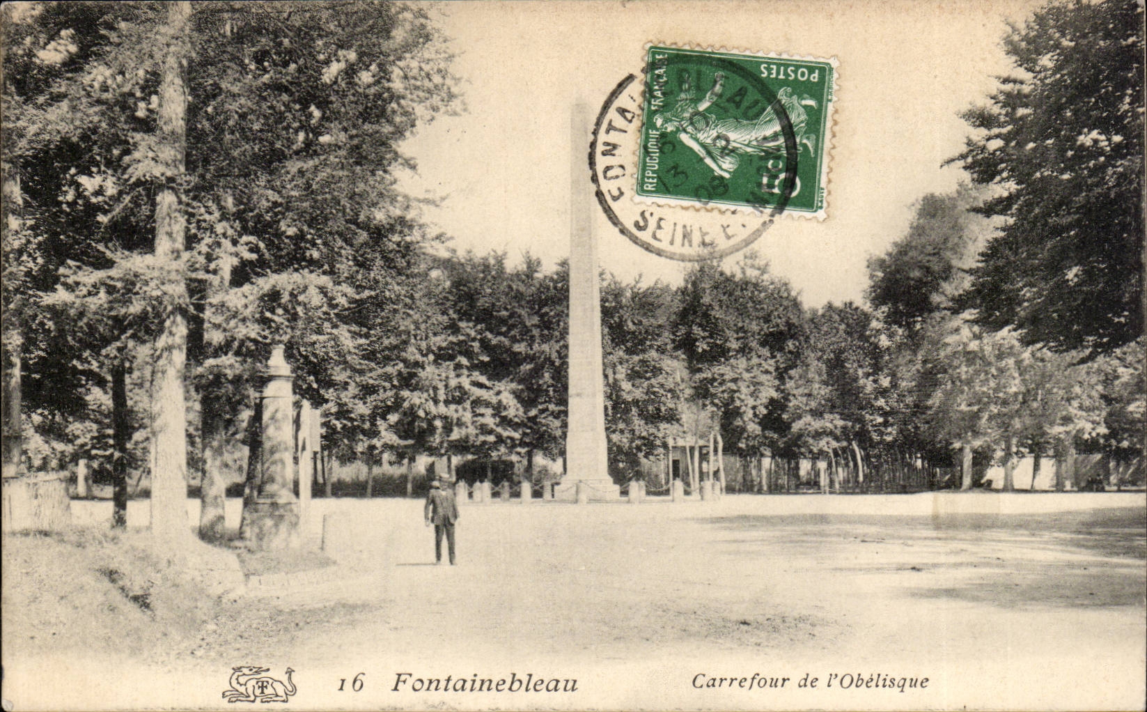 Fontainebleau — Carrefour de l'Obélisque — Éditeur : 16