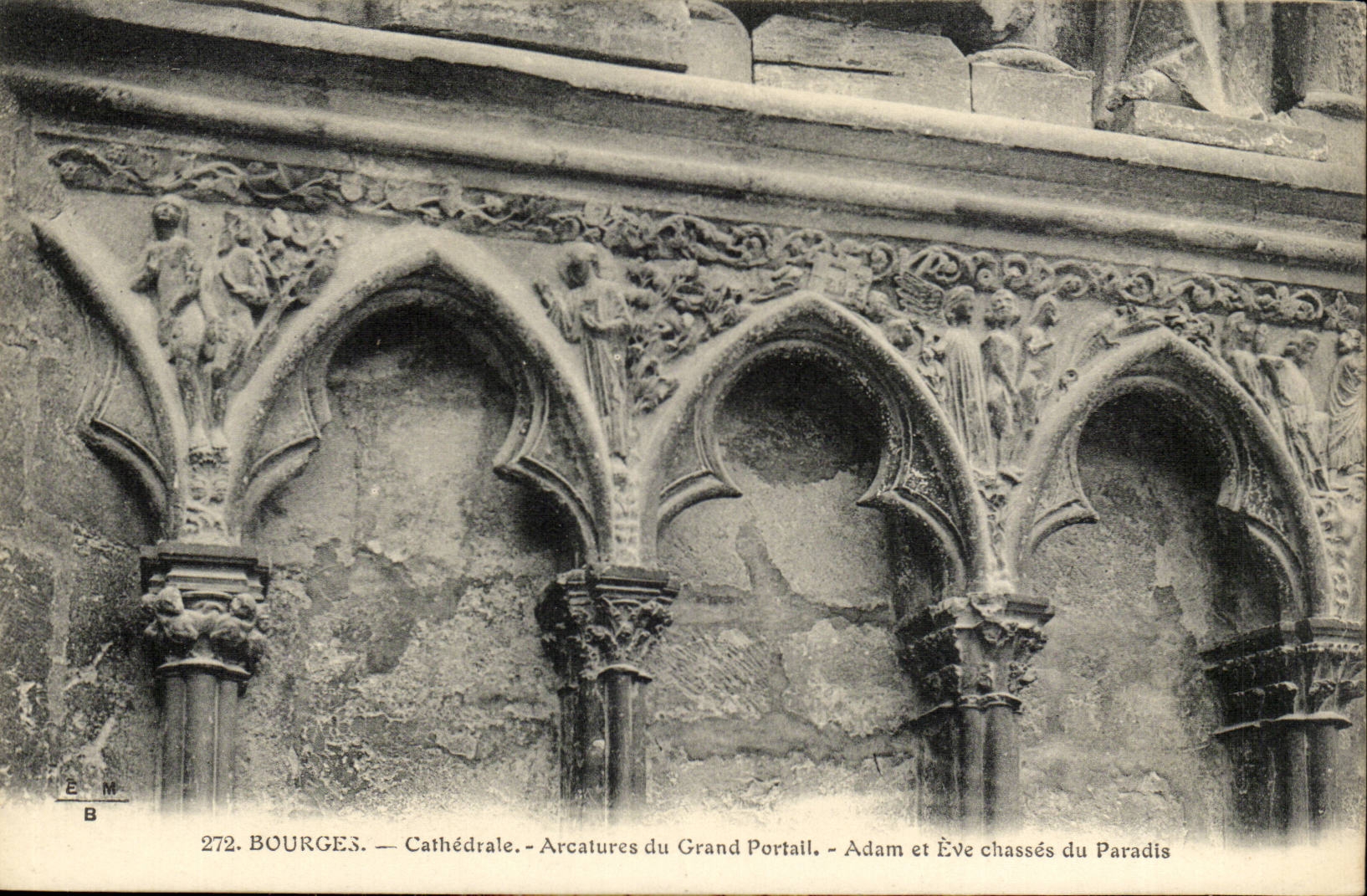 Bourges — Cathédrale — Arcatures du Grand Portail — Adam et Ève chassés du Paradis