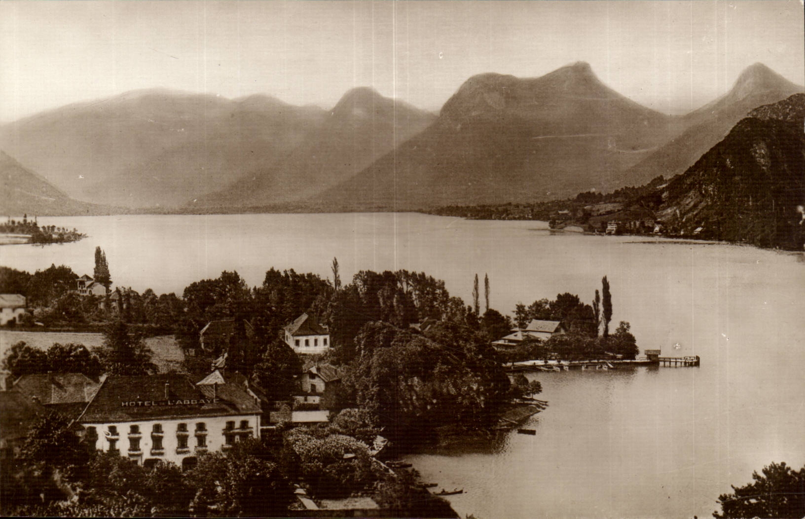 Lac d'Annecy CPA Le petit lac les Bauges (hotel Abbaye)