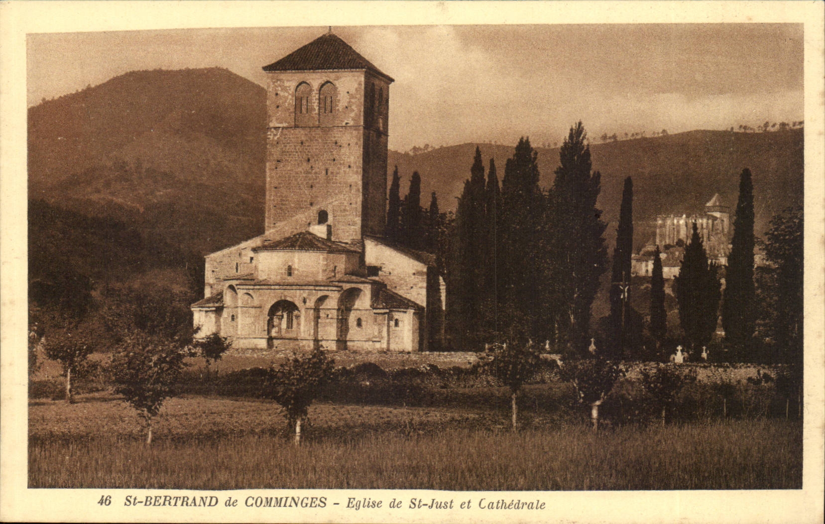 Cathedrale de St Bertrand de Comminges CPA Eglise stJust et cathedrale