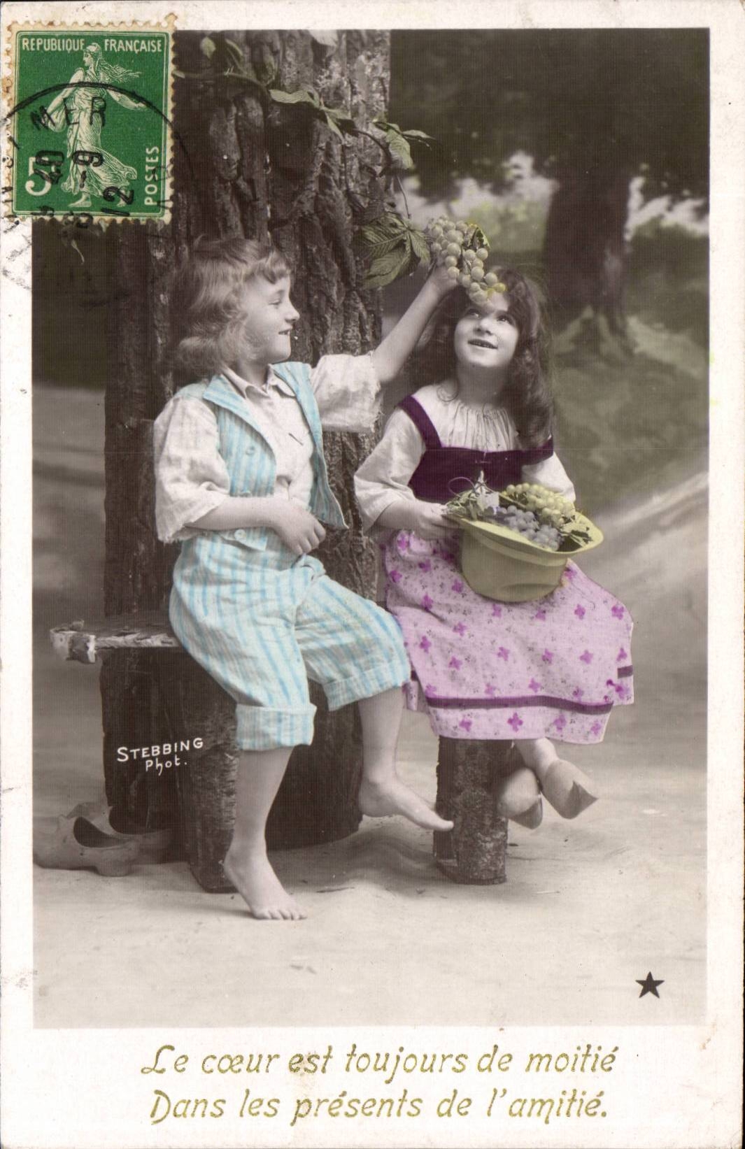 CPA Le coeur est toujours de moitie (enfants)