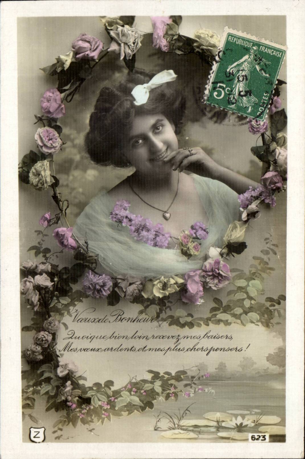 Joven mujer sonriente — marco floral — editor Z, n° 623