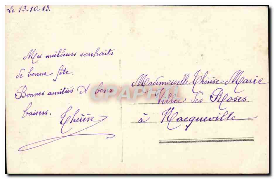 Femme en robe brodée tenant un bouquet de roses — CPA/CPM éditée par CPAPHIL — Verso