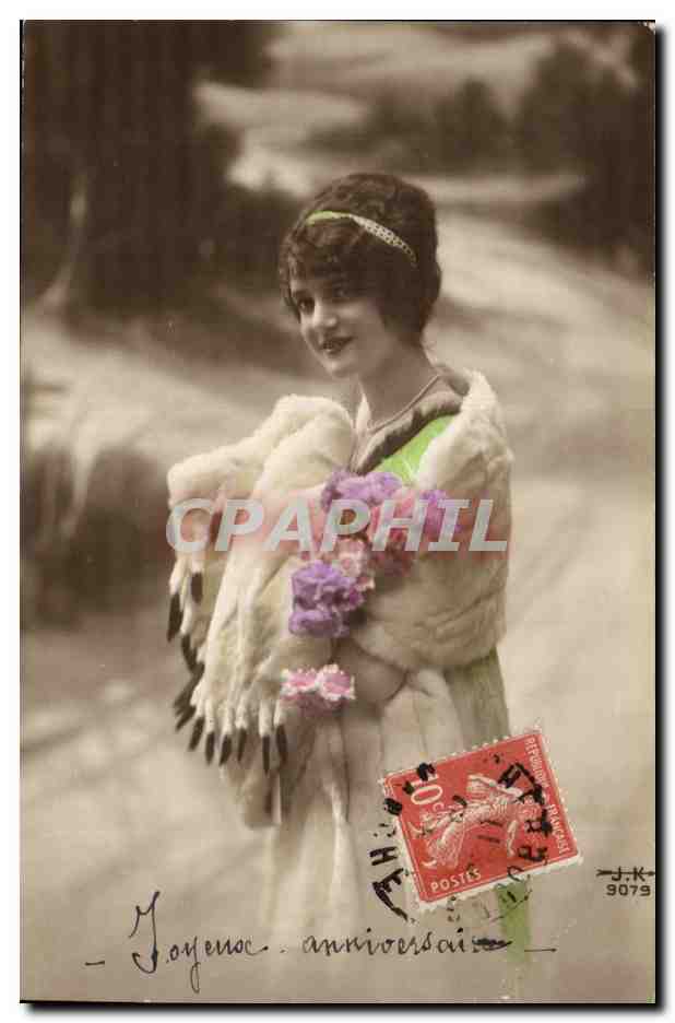 Jeune femme en fourrure — anniversaire — J.K. 9079