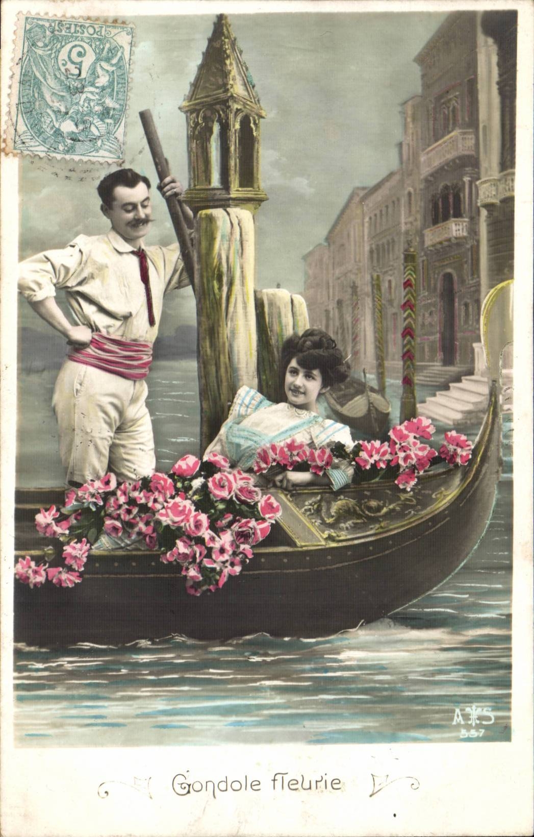 CPA FAntaisie Couple Gondole fleurie (VEnise)