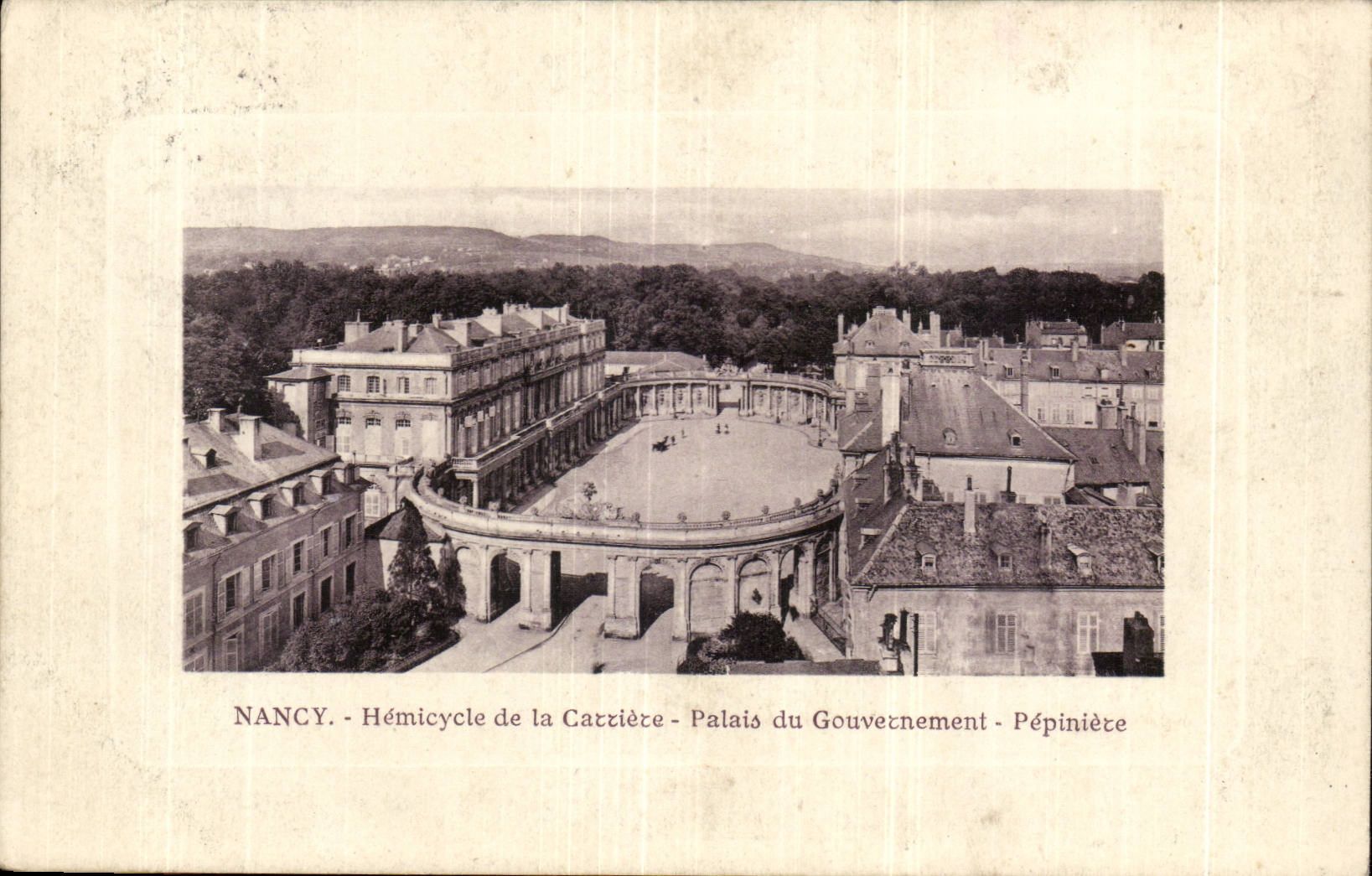 Nancy - L'Hemicycle de la Carriere et le Palais du Gouvernement - CPA 