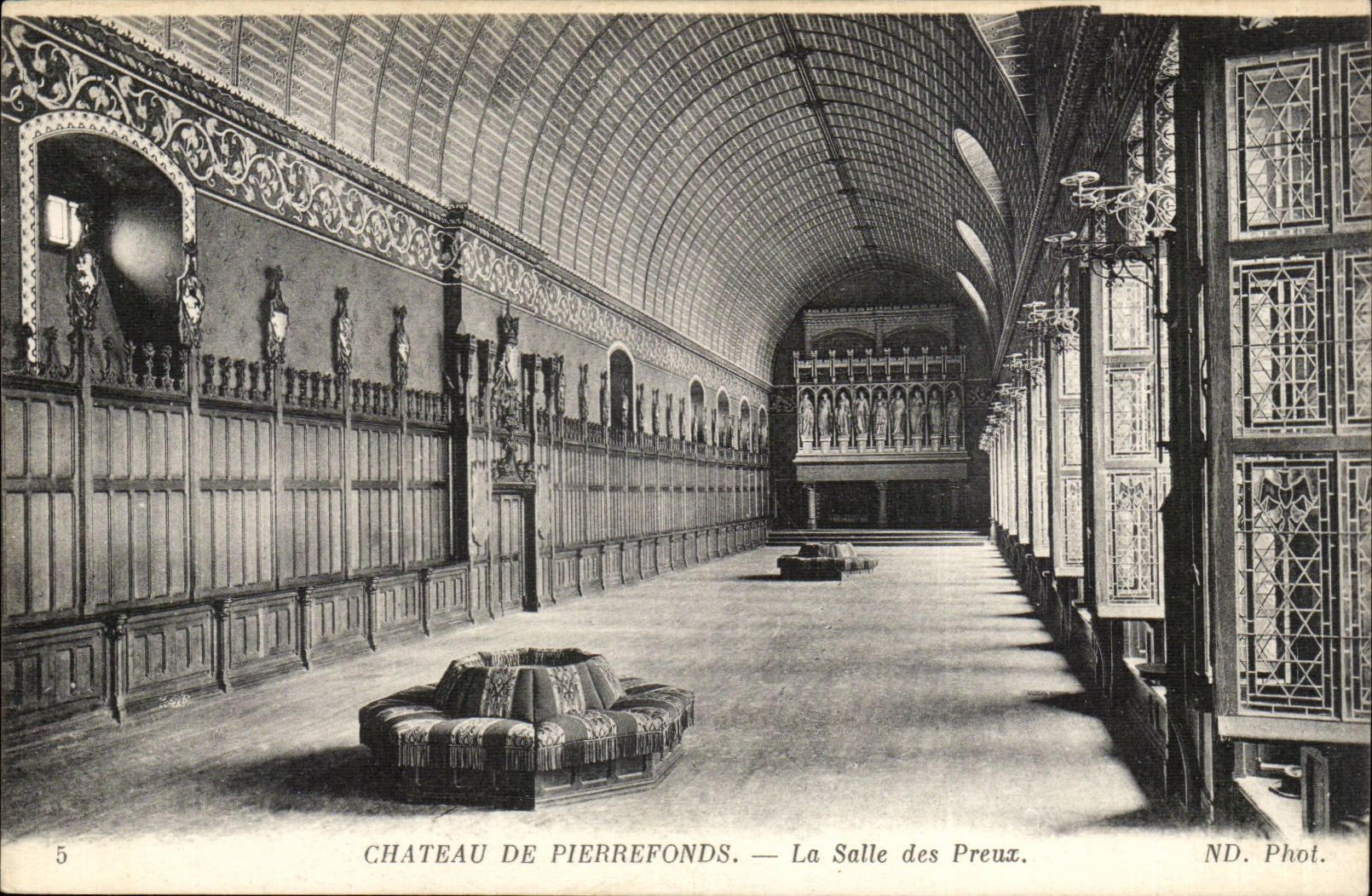 Pierrefonds CPA Le chateau La salle des Preux