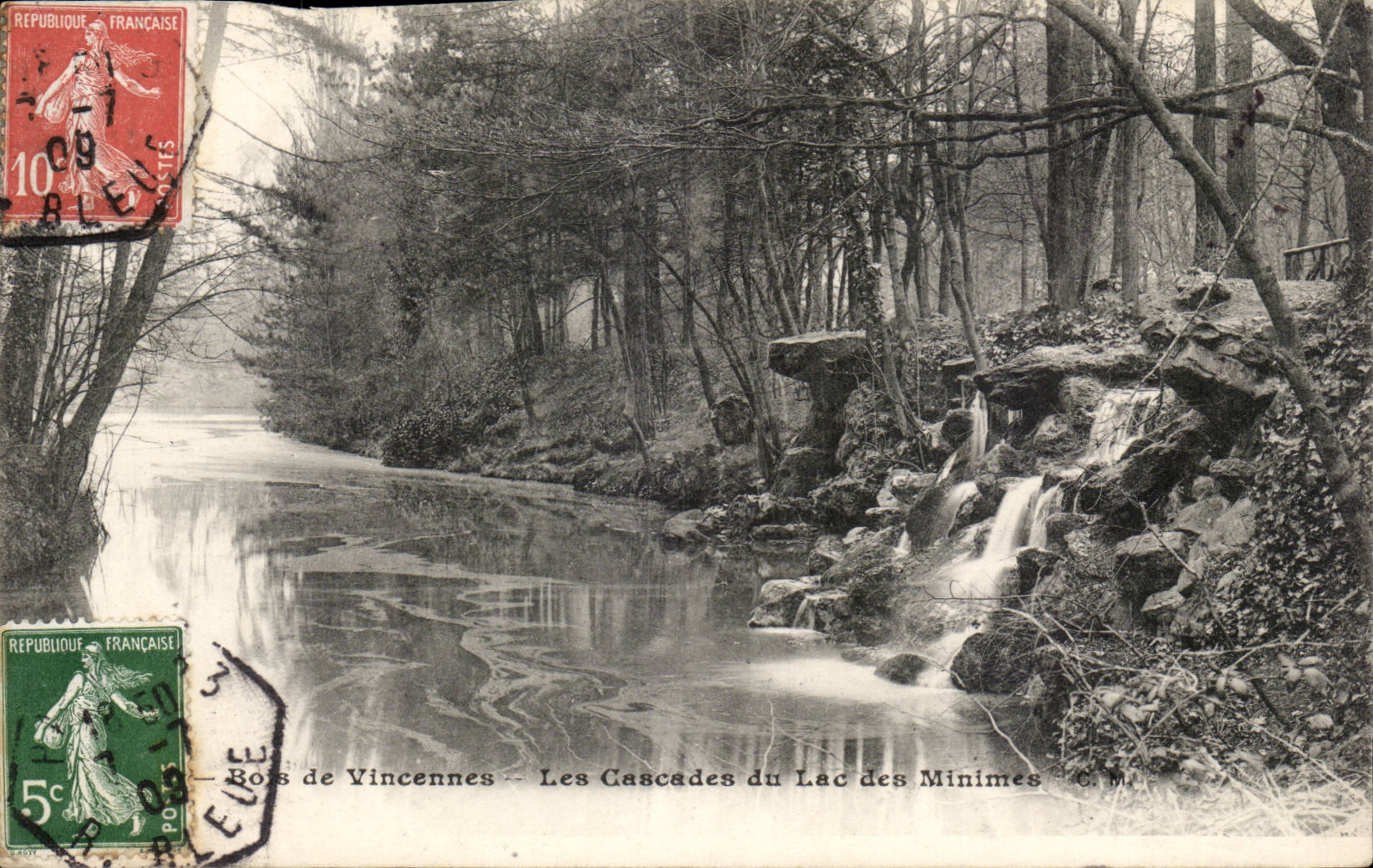 Bois de Vincennes CPA Les cascades du lac des Minimes