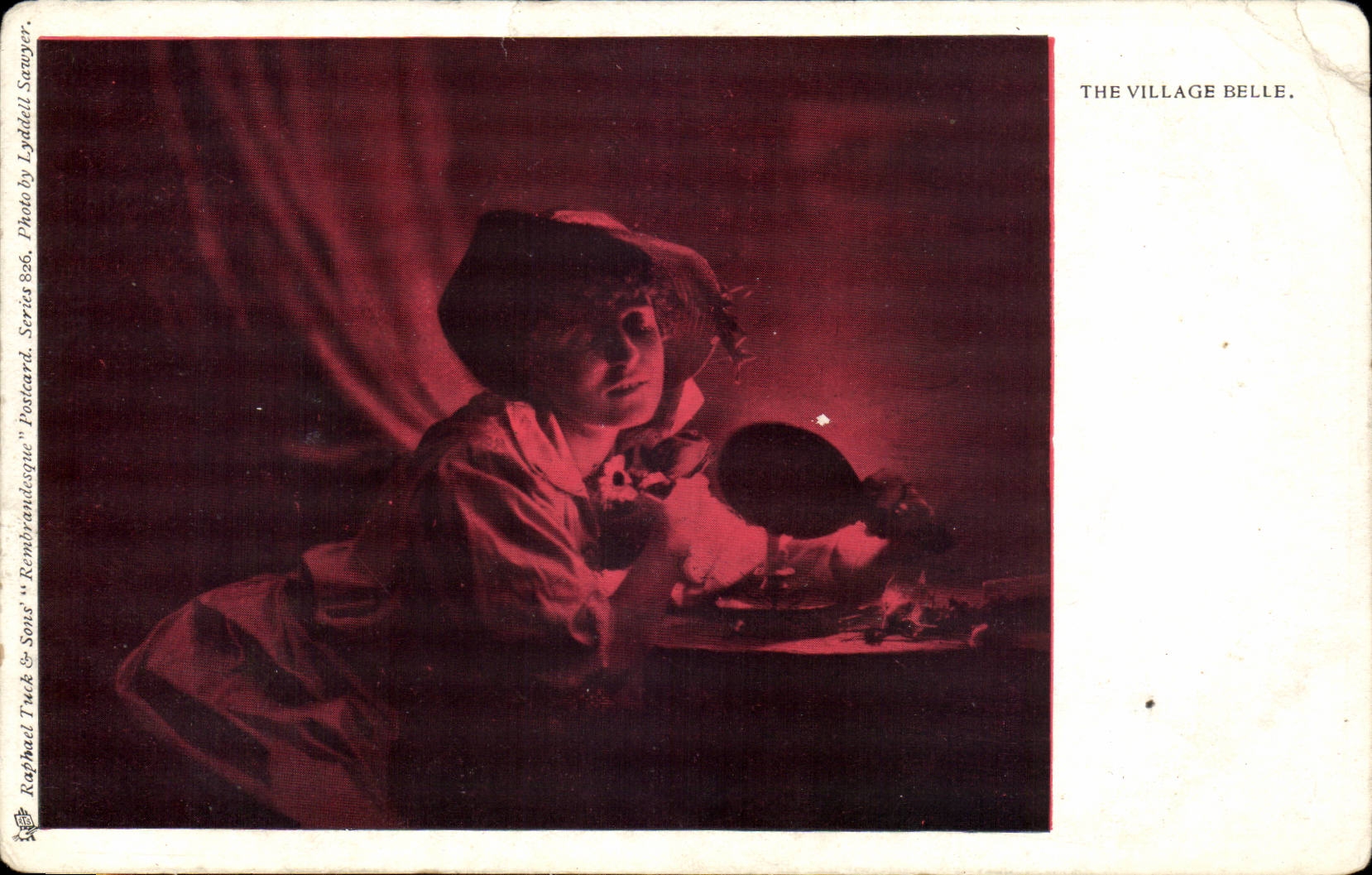 CPA Fantaisie The village Belle Femme