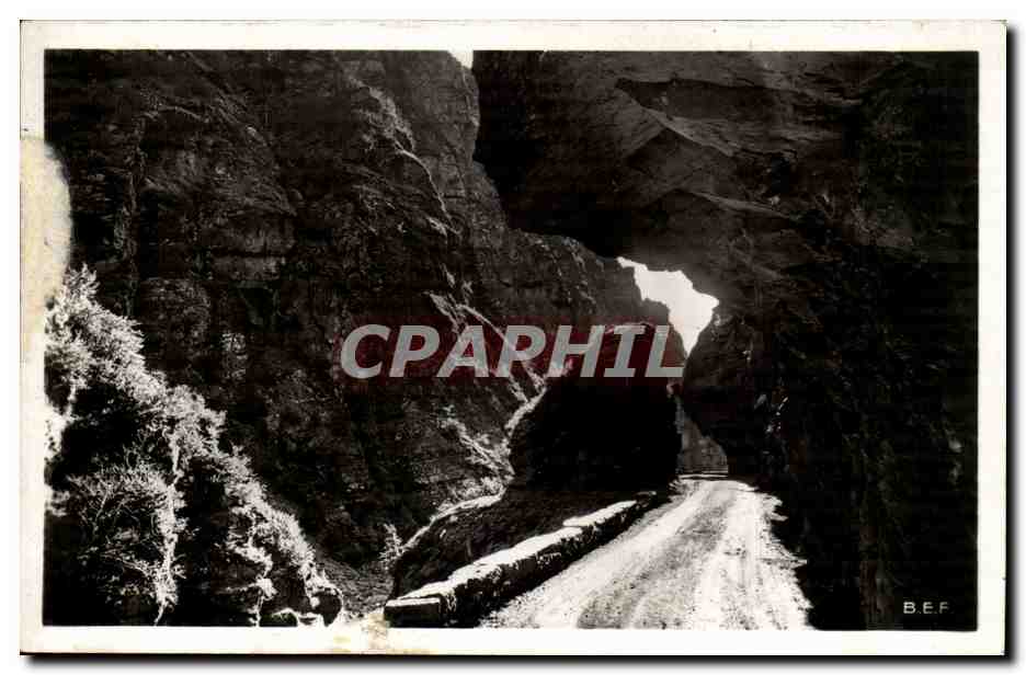Beuil CPA La route dans les gorges du Cians