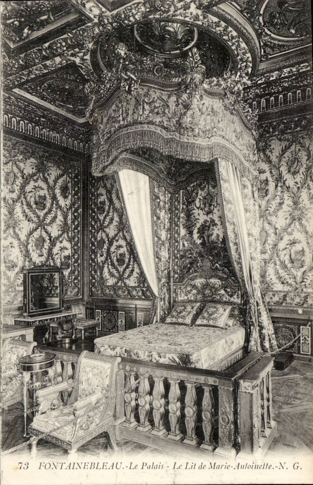 Fontainebleau - Le Palais - Le Lit de Marie-Antoinette - N. G. - n°73